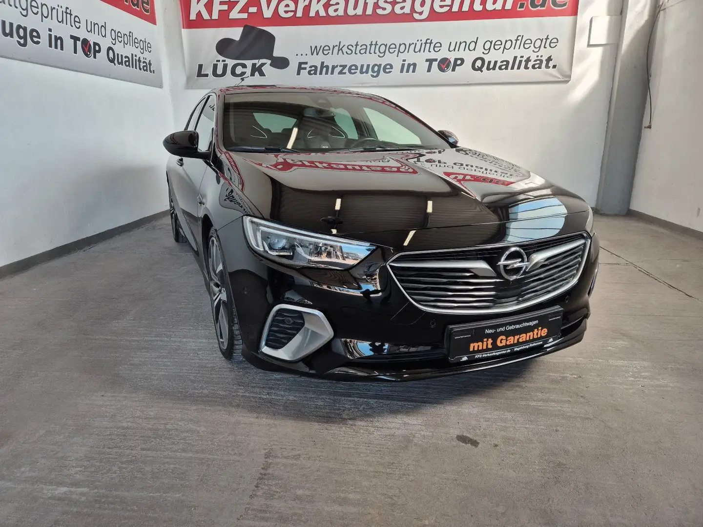 Opel Insignia B Grand Sport GSi 4x4 Zwart - 1