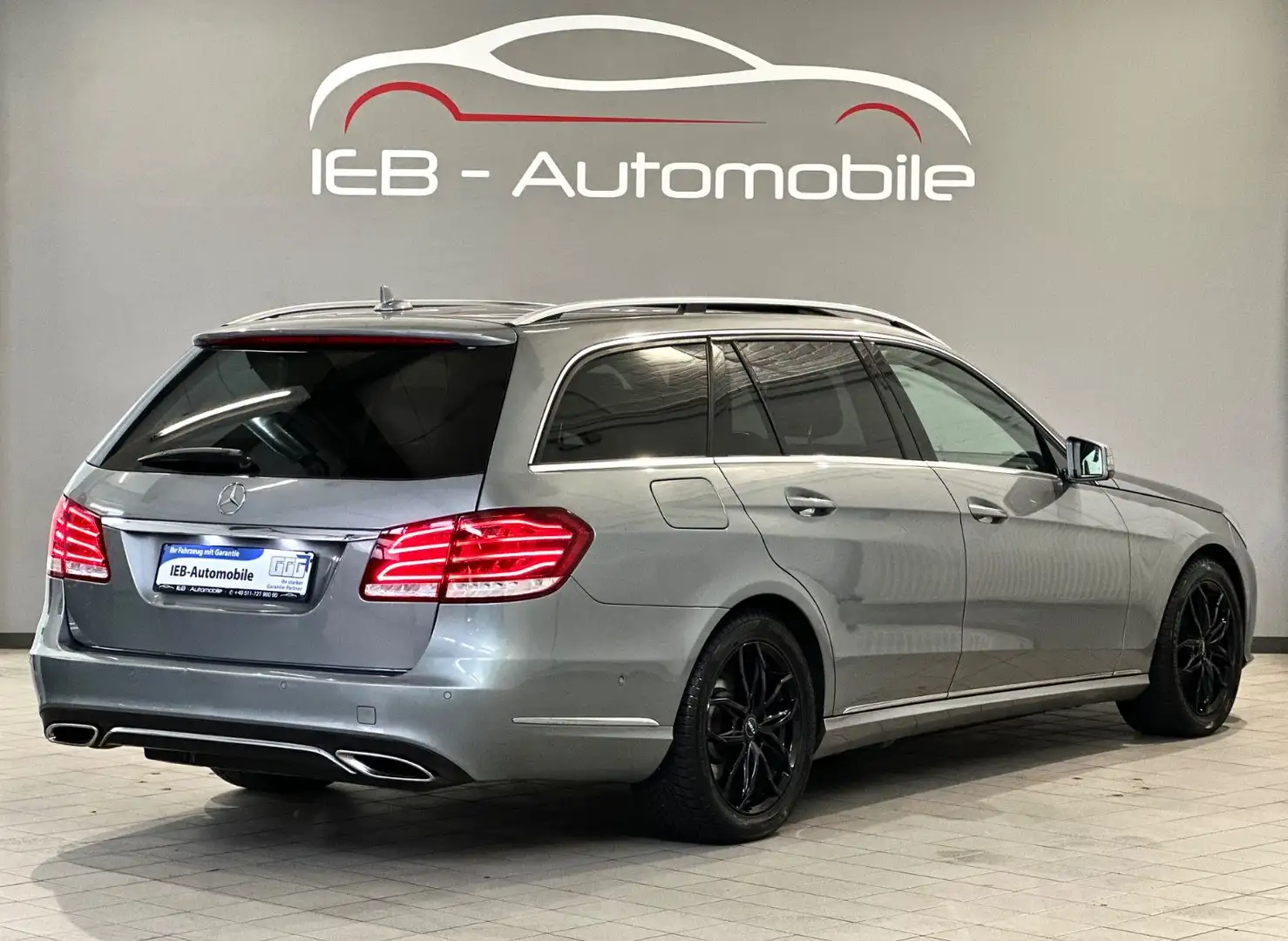 Mercedes-Benz E 220 BT/9G/Navi/LED/AHK/S.Dach/Temp./H&K/S.Heft Silber - 2