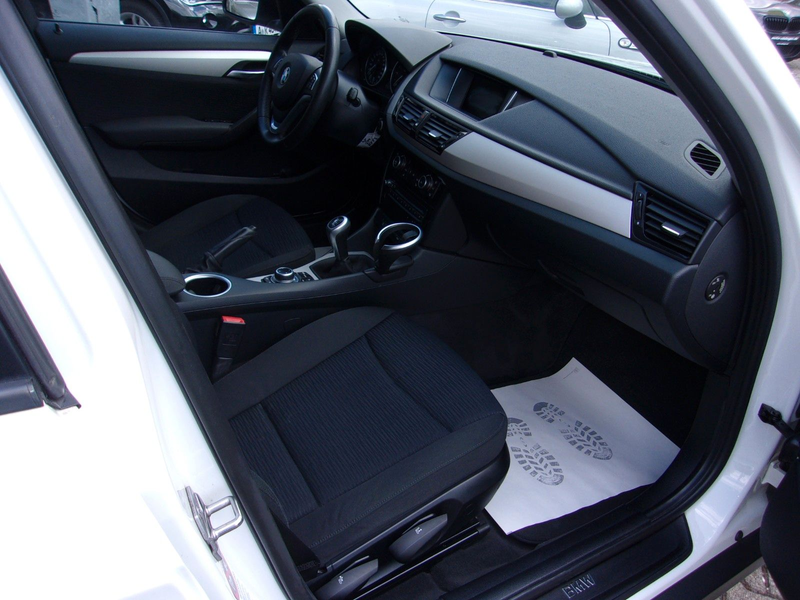 BMW X1 sDrive16d — photo 9