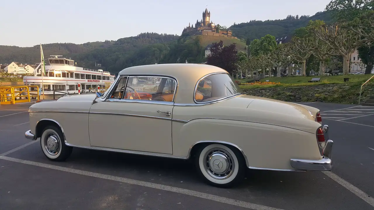 Mercedes-Benz 220S Coupe Ponton (Baureihe W180), foto 1