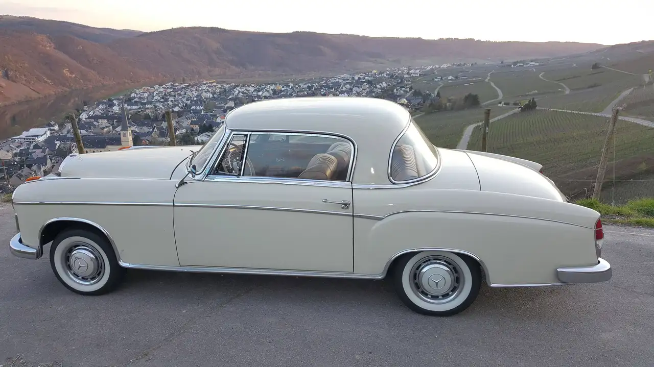 Mercedes-Benz 220S Coupe Ponton (Baureihe W180), foto 3