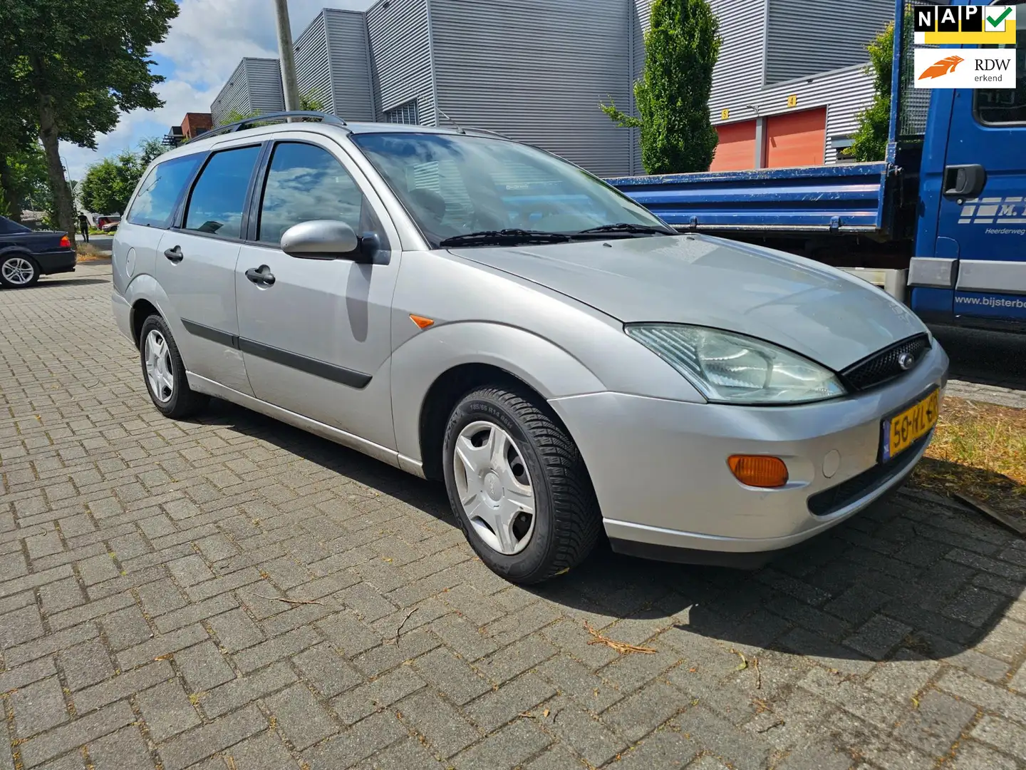Ford Focus Wagon 1.6-16V Trend AUTOMAAT Gris - 1