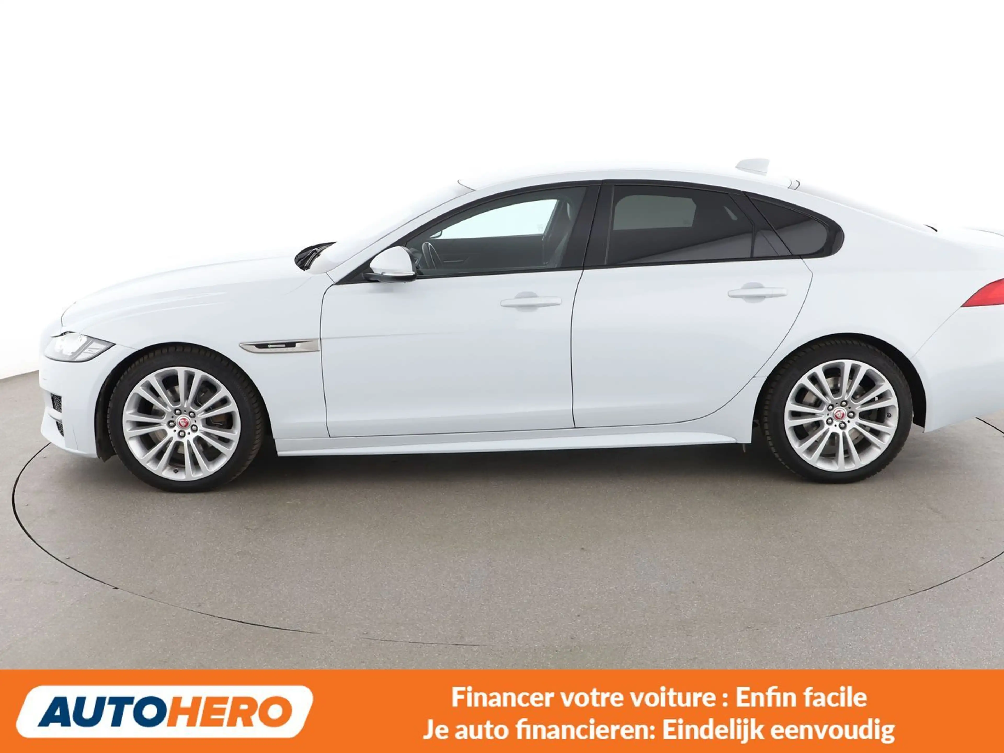 Jaguar XF 20d R-Sport AWD — photo 3