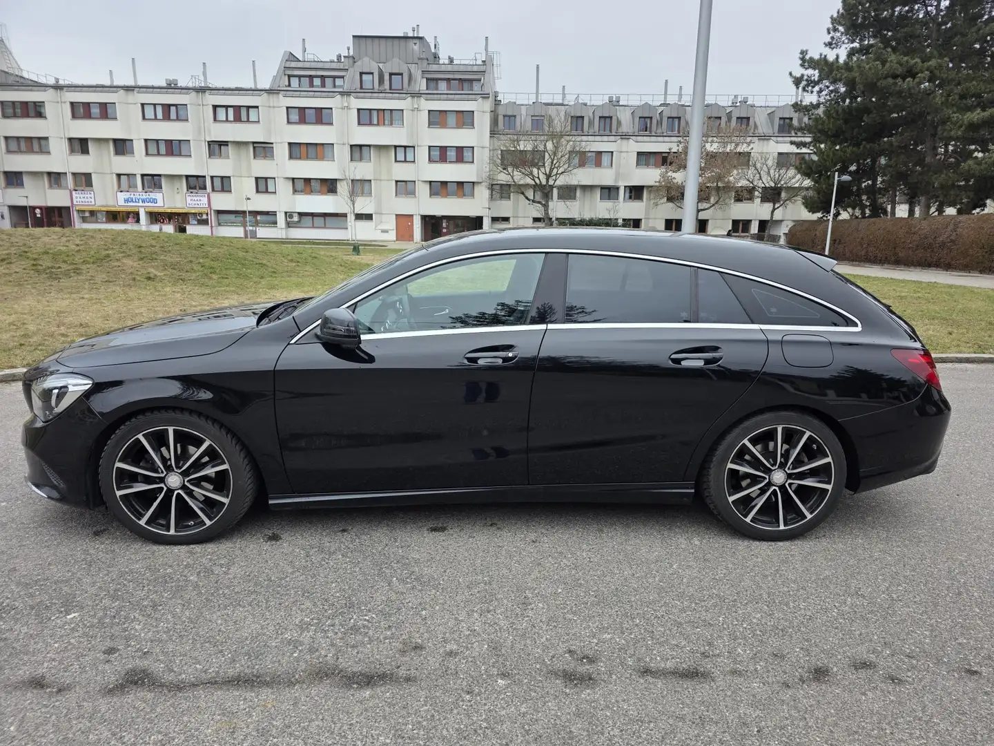 Mercedes-Benz CLA 200 Shooting Brake d 7G-DCT UrbanStyle Edition - 1