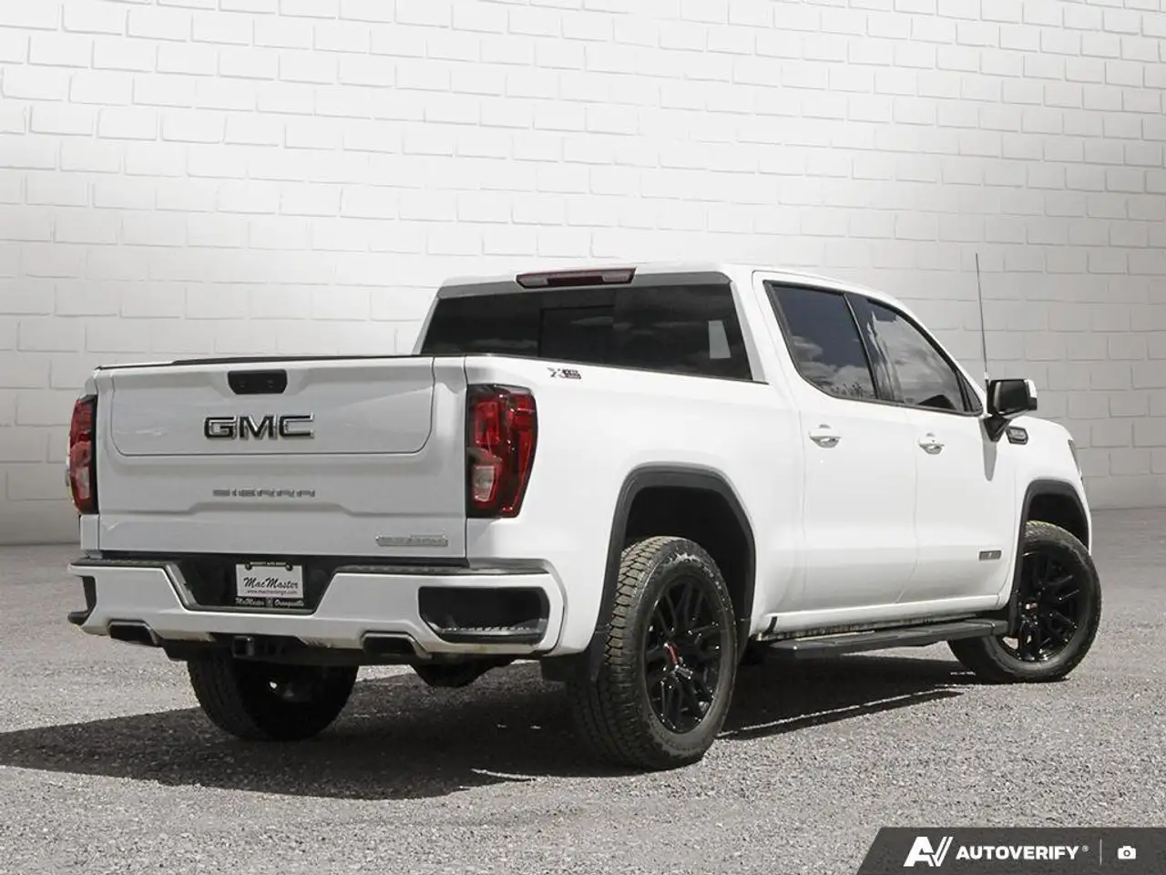 GMC Sierra 1500 снимка GMC Sierra 1500