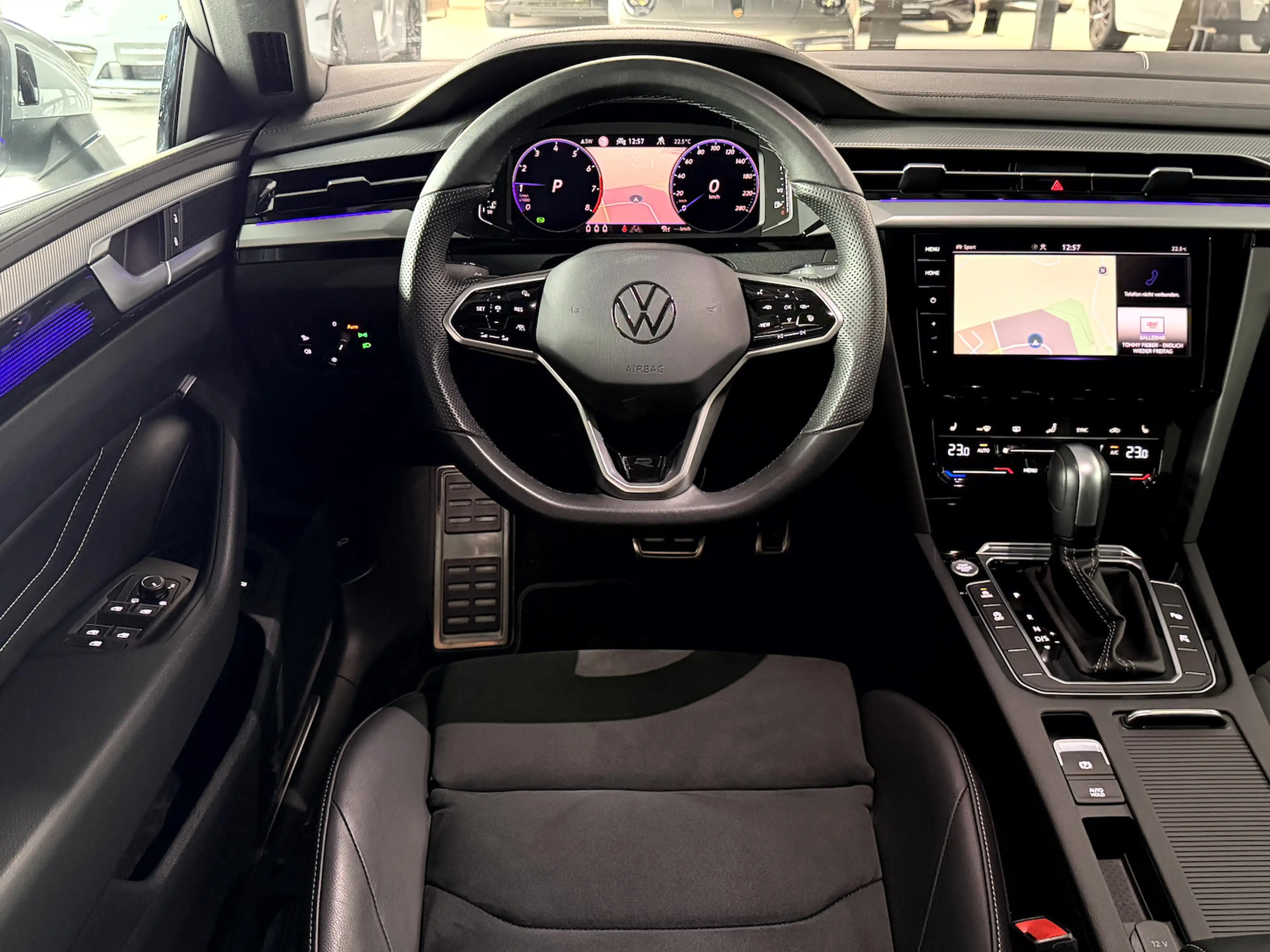 Volkswagen Arteon Shooting Brake 2.0TSI R Line*Pano*IQ*AHK* — photo 12