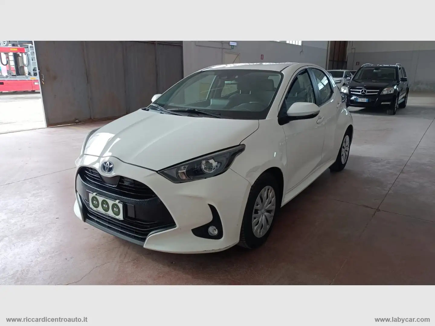 Toyota Yaris 1.5 Hybrid 5p. Active Blanc - 1