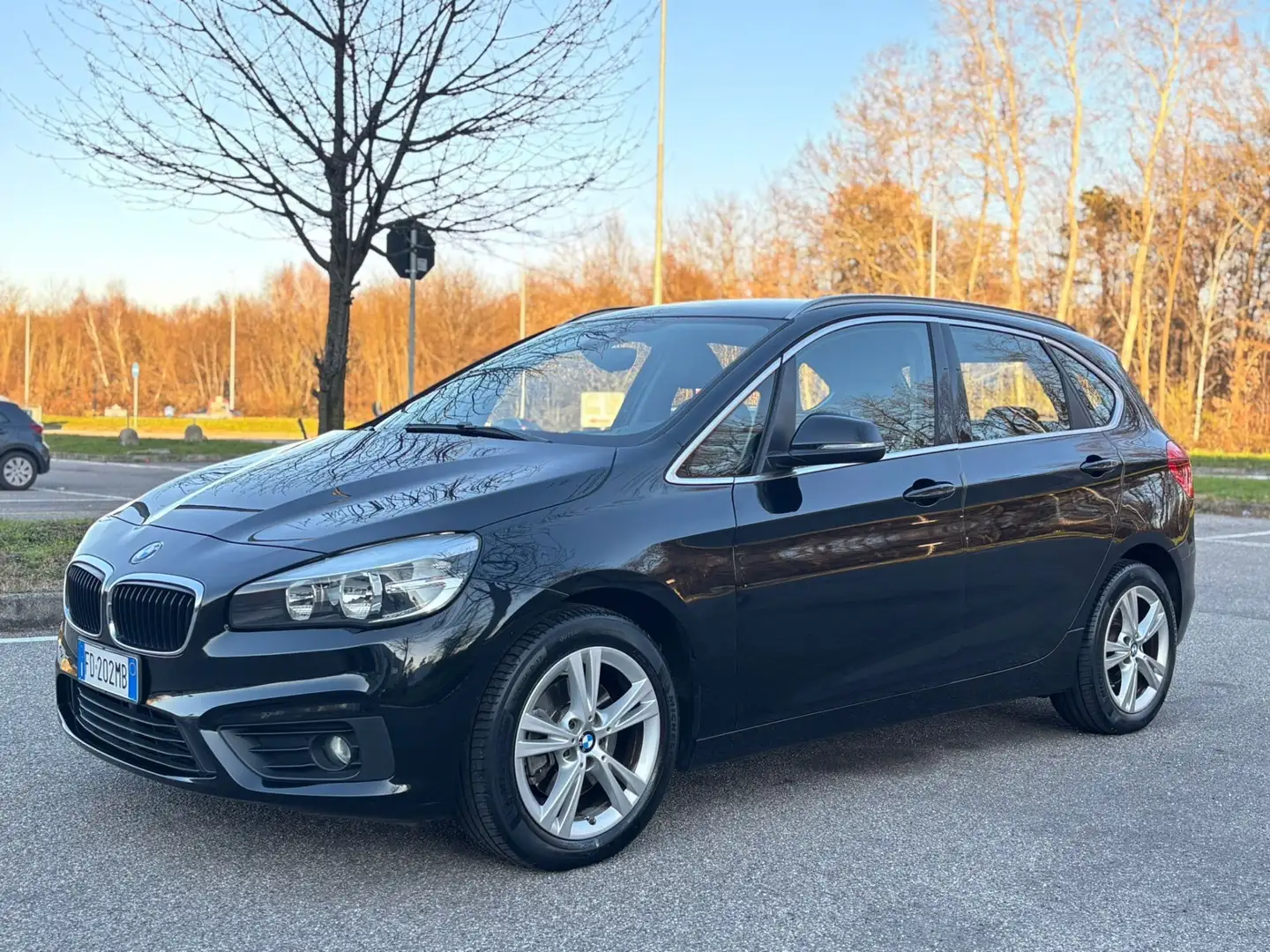 BMW Egyéb 218i Active Tourer Advantage Fekete - 2