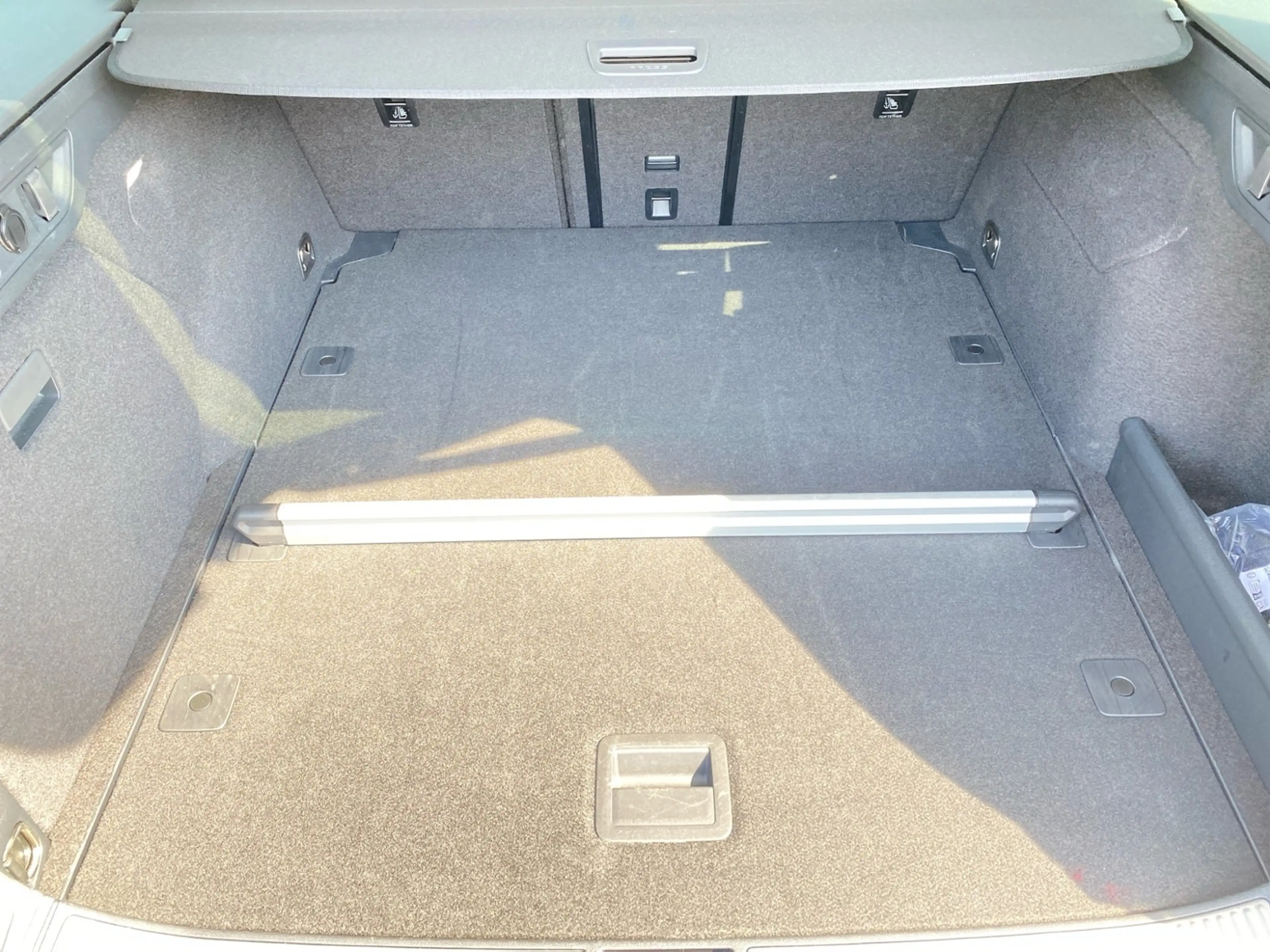 Skoda Superb Combi 2.0 TDI DSG L&K +AHK +CANTON +PANO +DCC +MA — photo 15