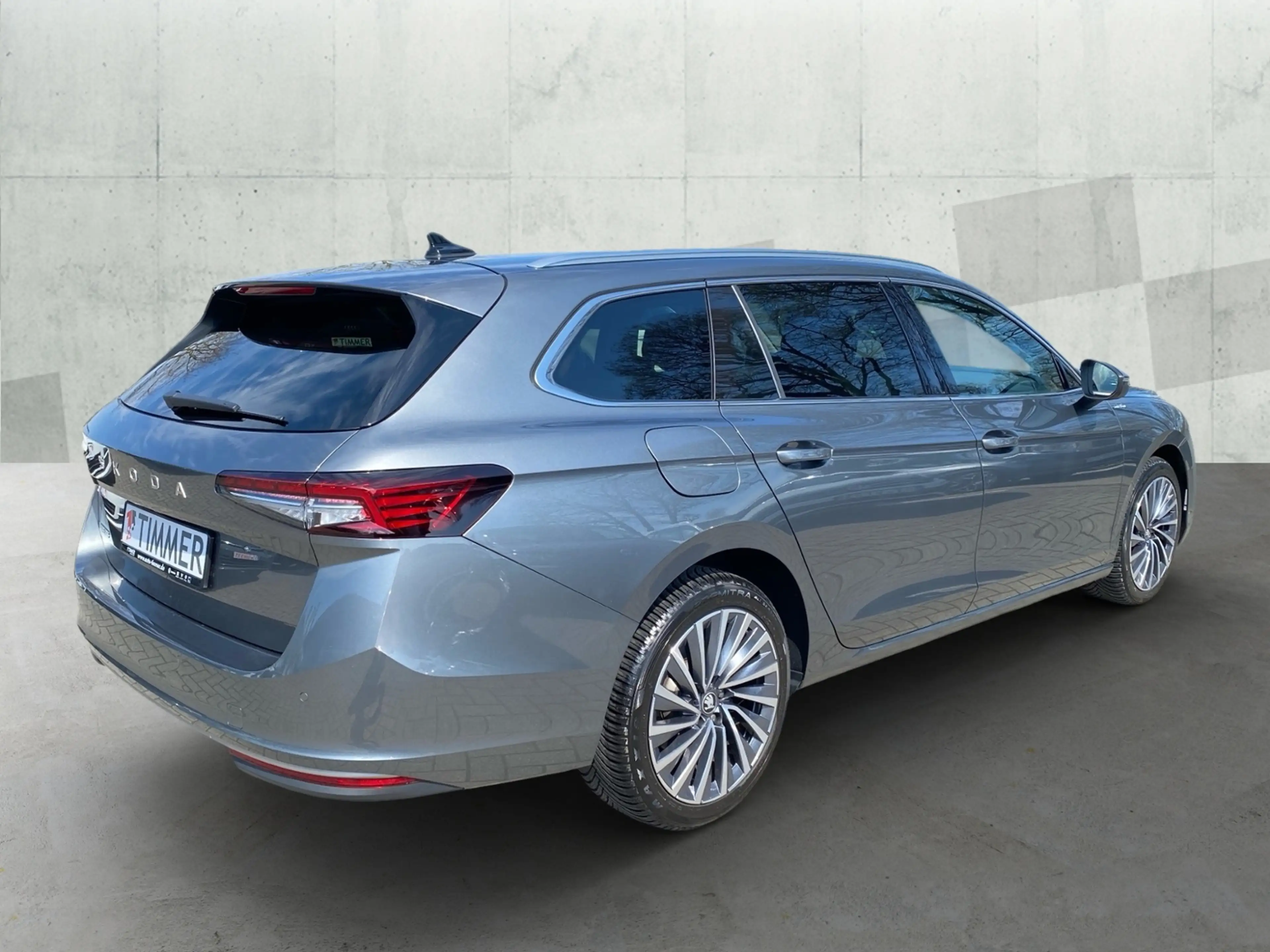 Skoda Superb Combi 2.0 TDI DSG L&K +AHK +CANTON +PANO +DCC +MA — photo 4