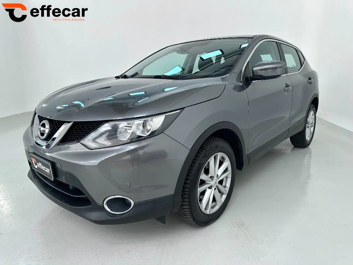 Nissan Qashqai 1.5 dCi Acenta Premium Grijs - 1