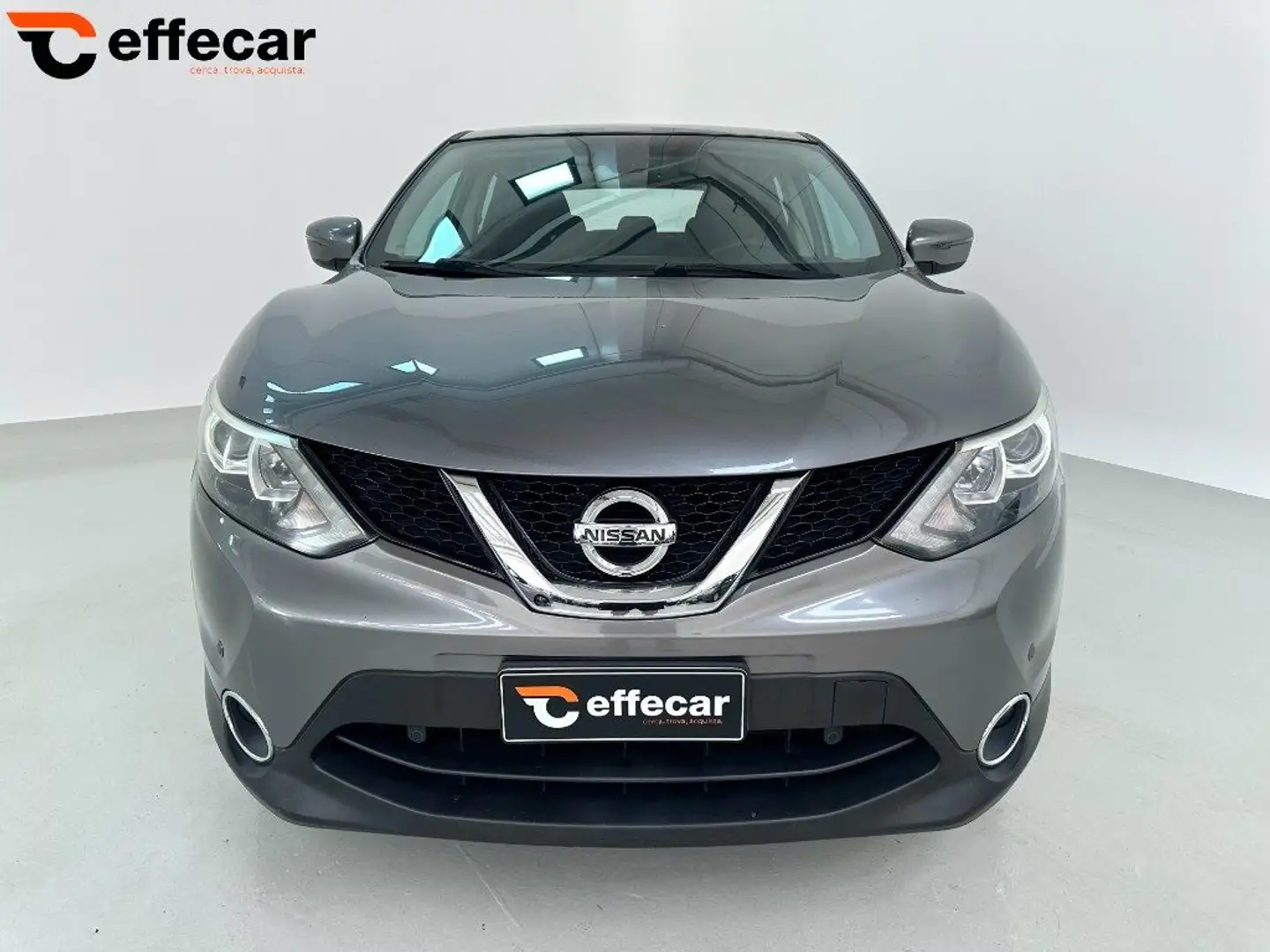 Nissan Qashqai 1.5 dCi Acenta Premium Grijs - 2