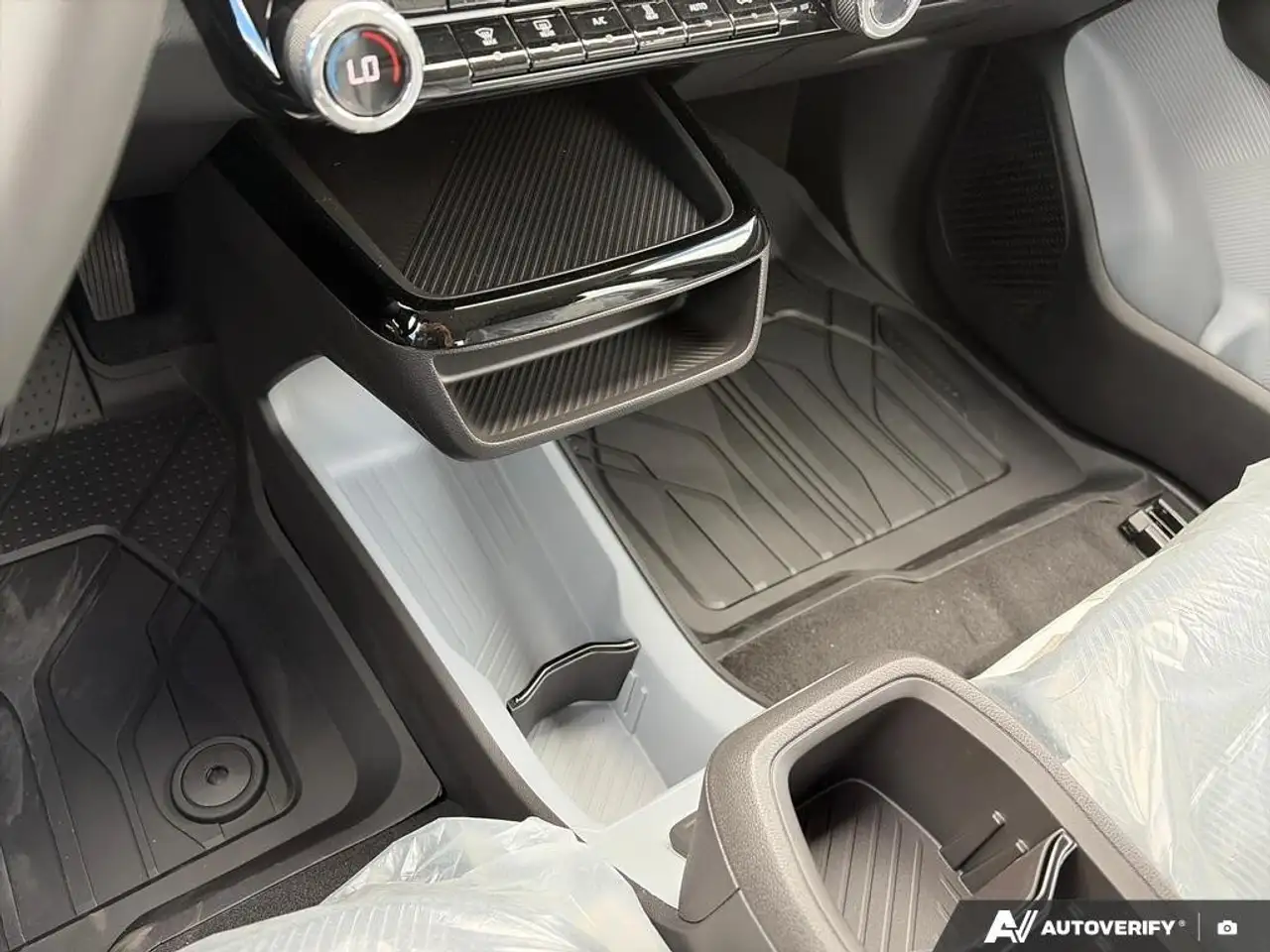 Chevrolet Bolt photo Chevrolet Bolt