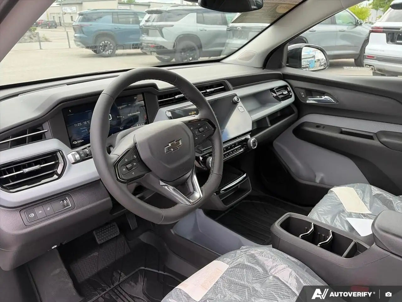 Chevrolet Bolt photo Chevrolet Bolt
