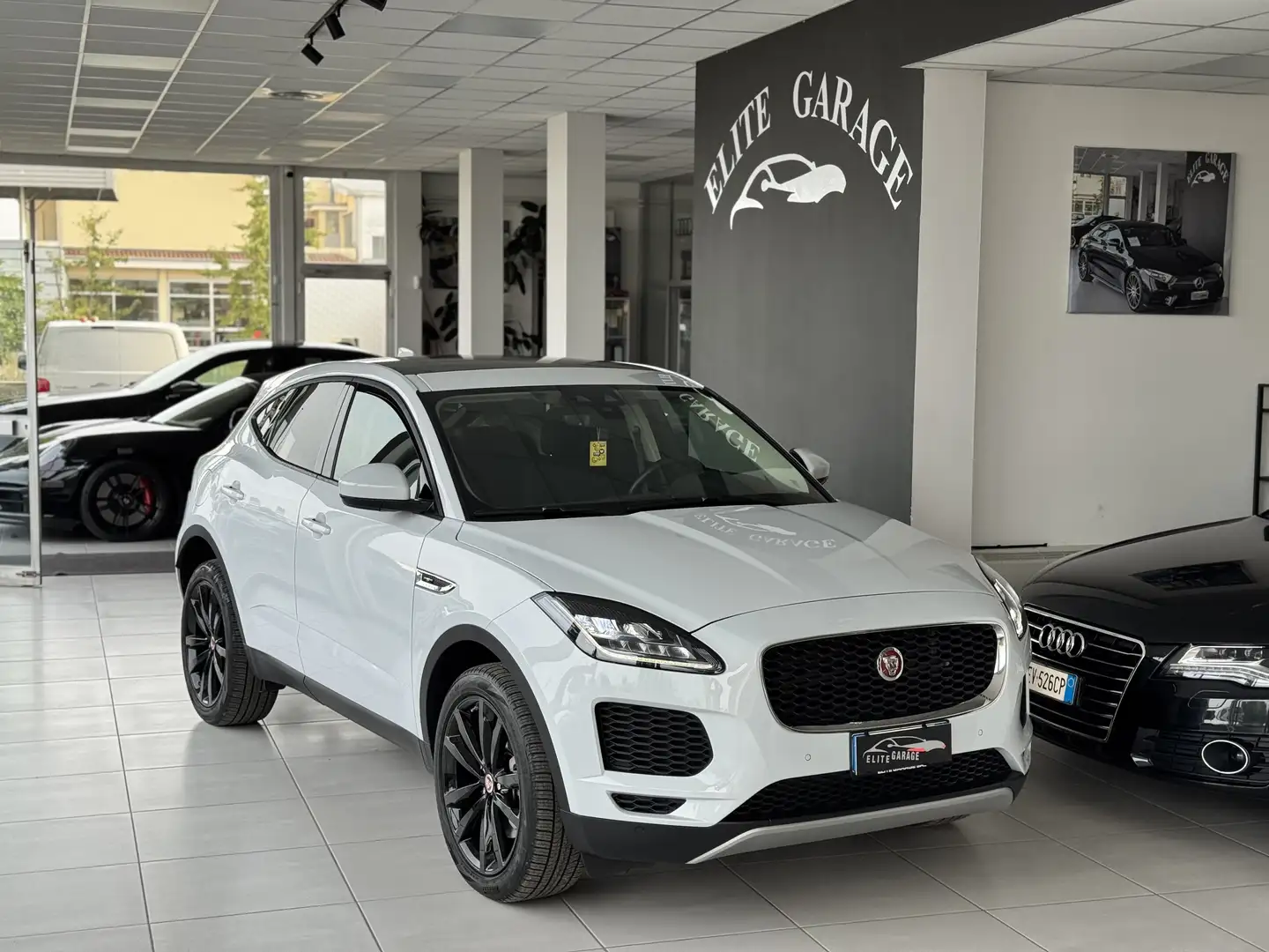Jaguar E-Pace 2.0 i4 R-Dynamic awd 249cv auto Blanc - 1