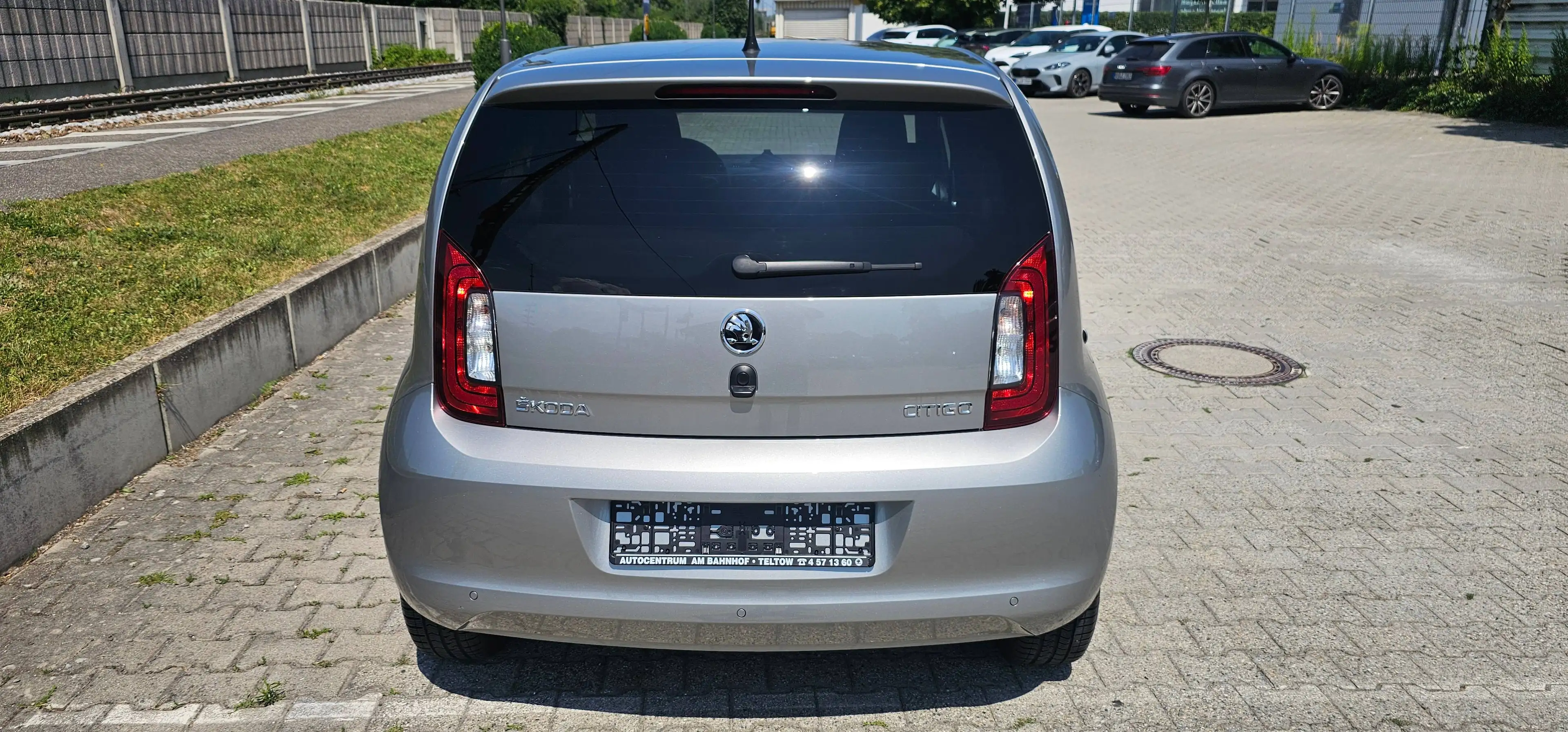 Skoda Citigo Citigo*5-Türer*1.0*MPI*Clever*1.Hand*Scheckheft*Rentner*Garage*Klima*PDC*MFL*Sitzheizung* — photo 6