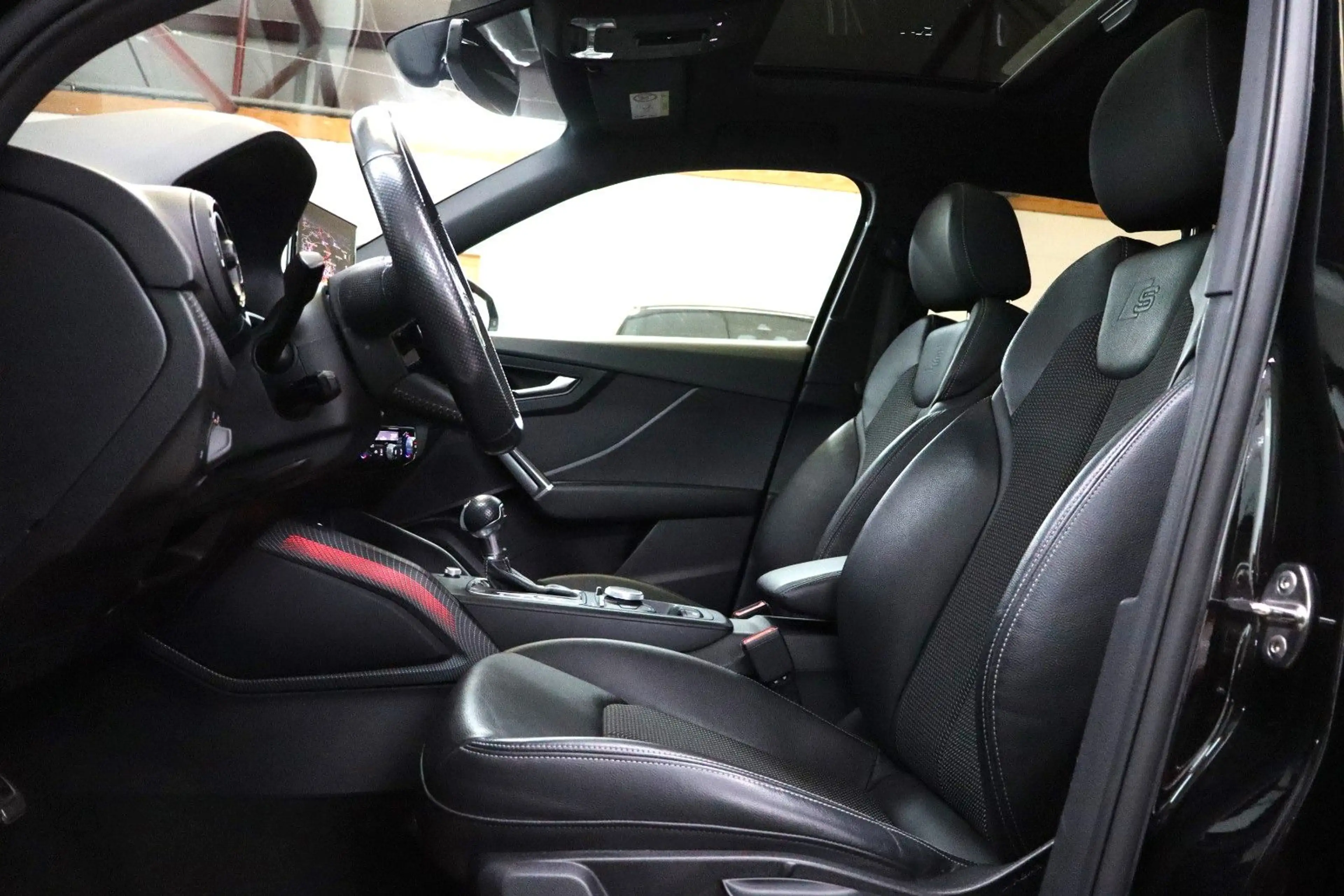 Audi Q2 1,4 TFSI S-Line Sport S-Tronic ACC DAB Ambiente — photo 6