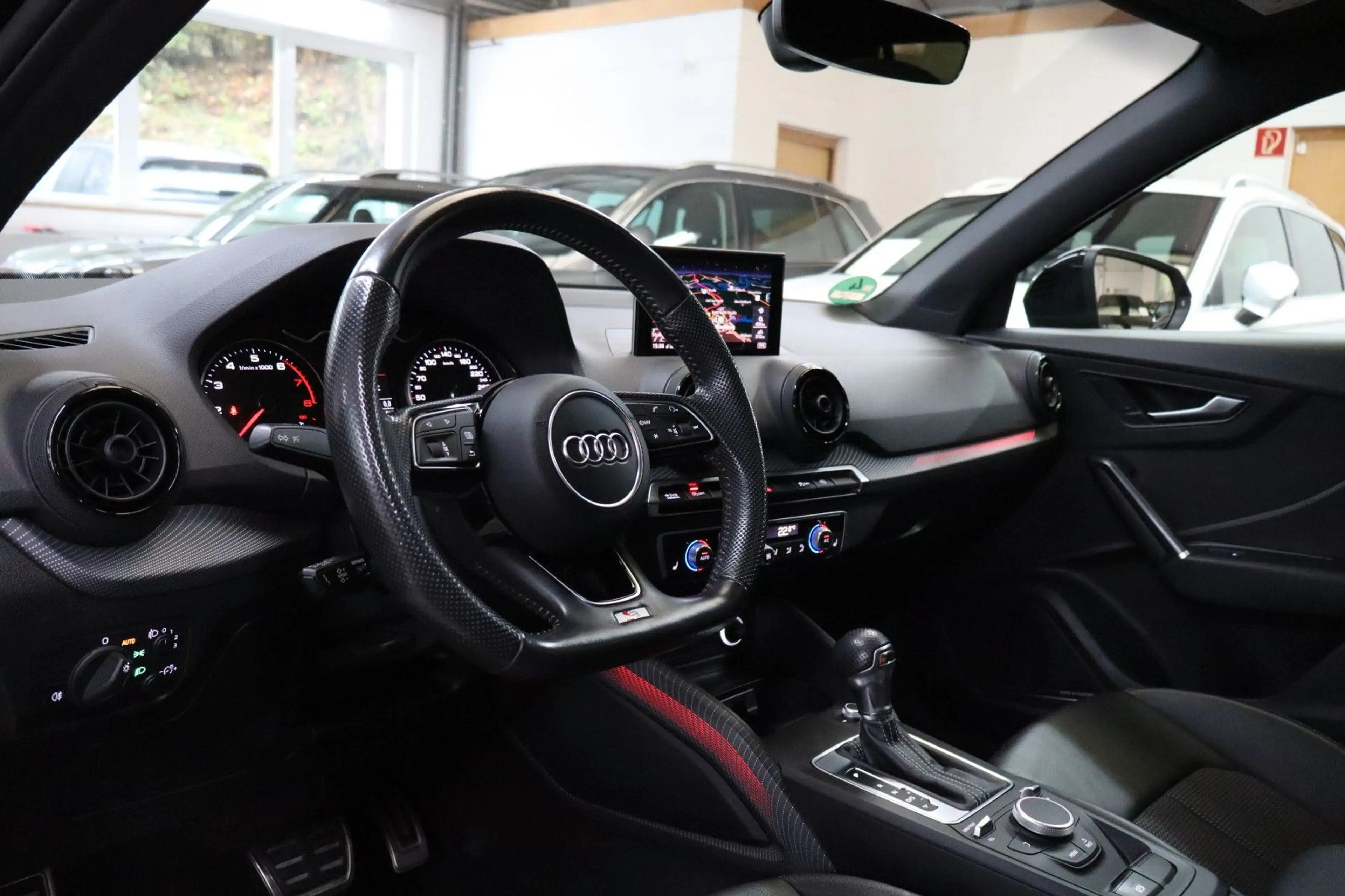 Audi Q2 1,4 TFSI S-Line Sport S-Tronic ACC DAB Ambiente — photo 8