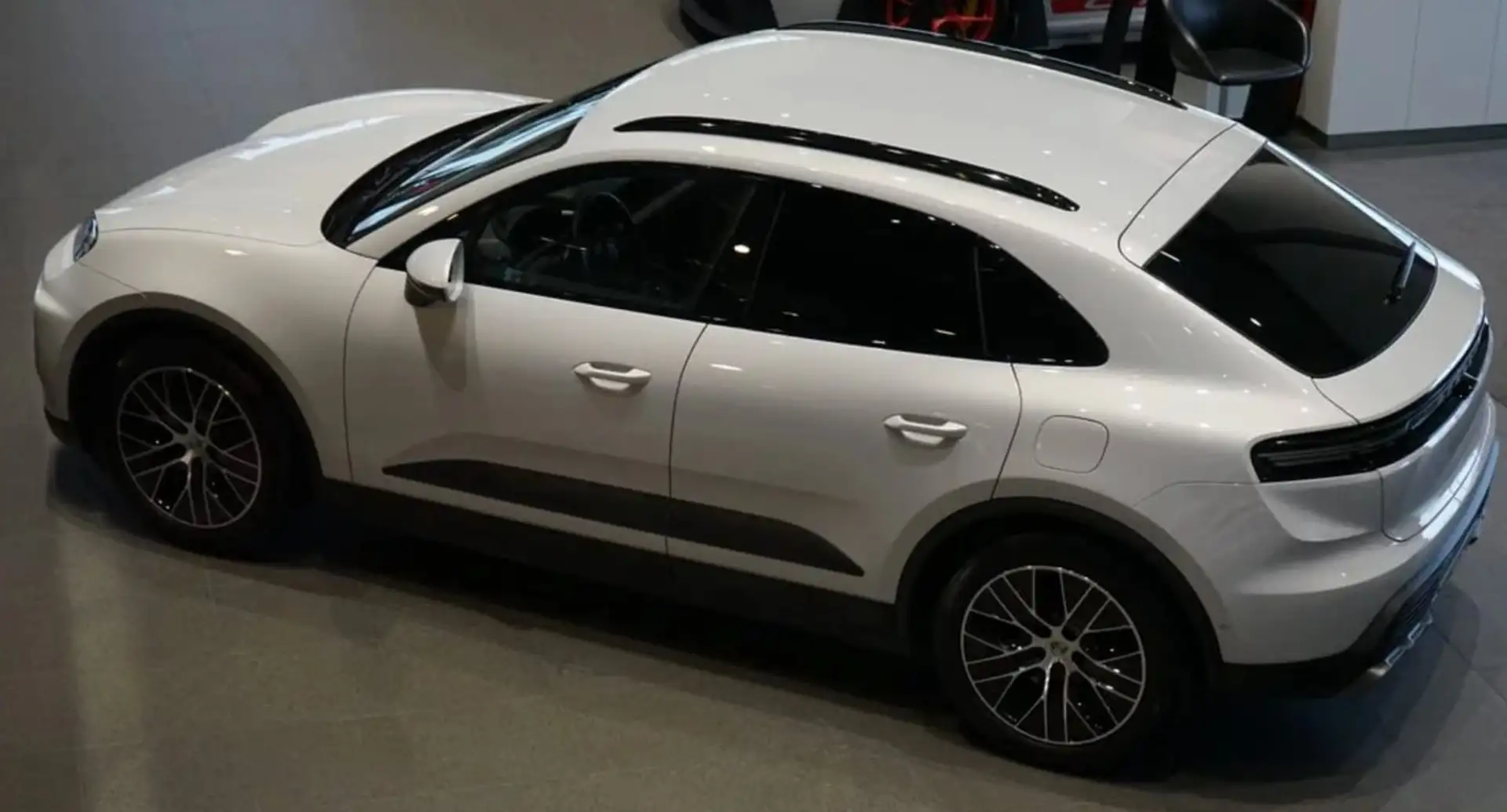 Porsche Macan Electric PASM*BOSE Grau - 2