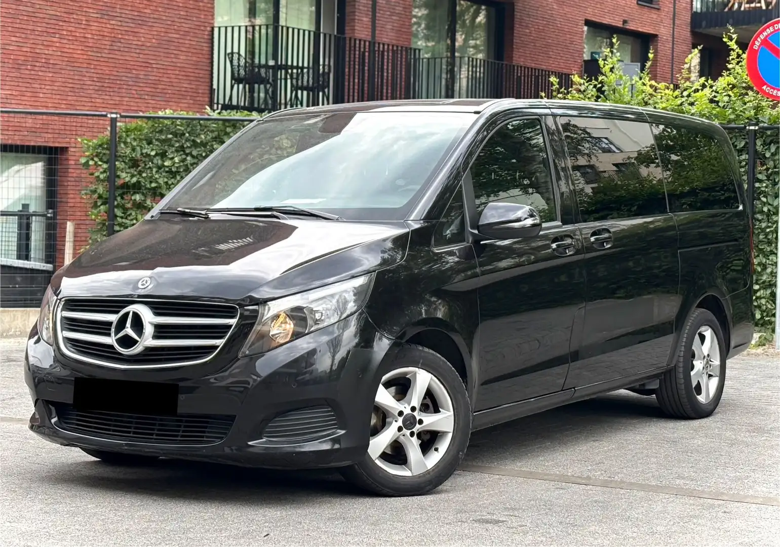 Mercedes-Benz V 220 V 220 d extralang 9G-TRONIC Avantgarde Zwart - 1