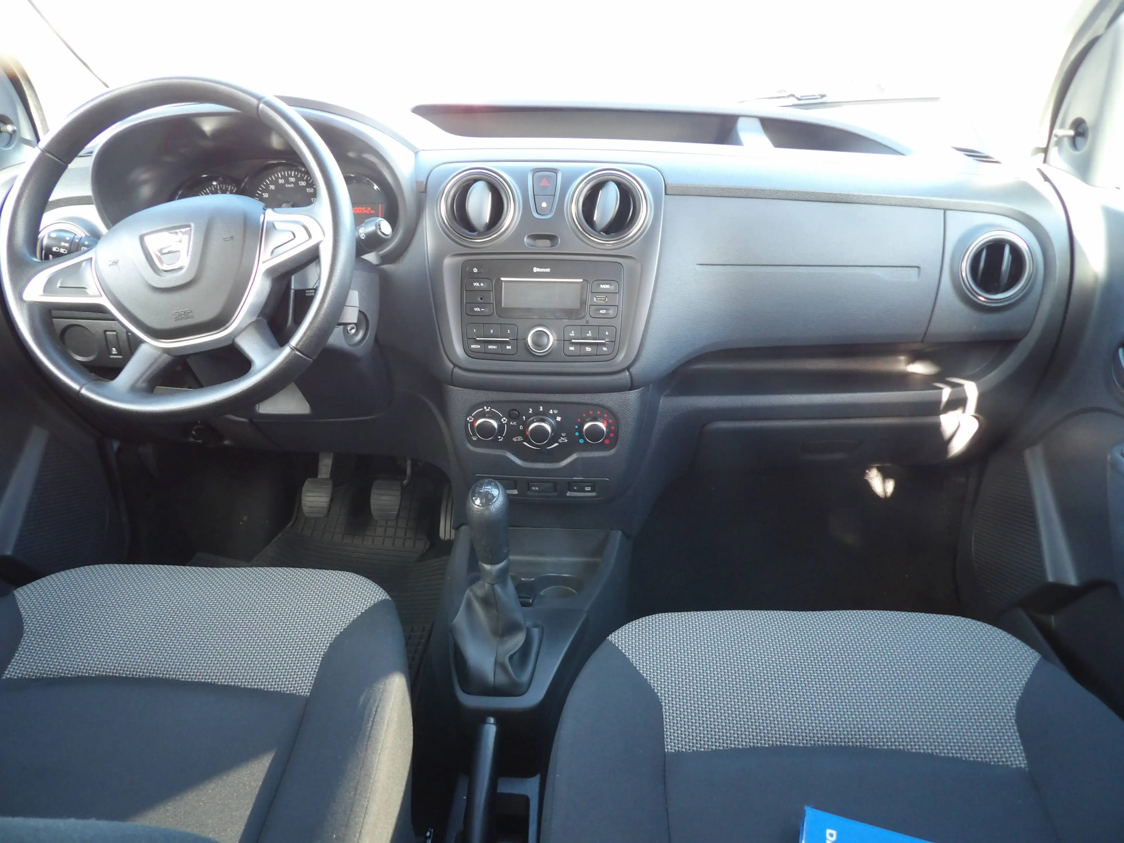 Dacia Dokker Ambiance PDC Klima Radio Bluetooth USB HU AU Neu — photo 10