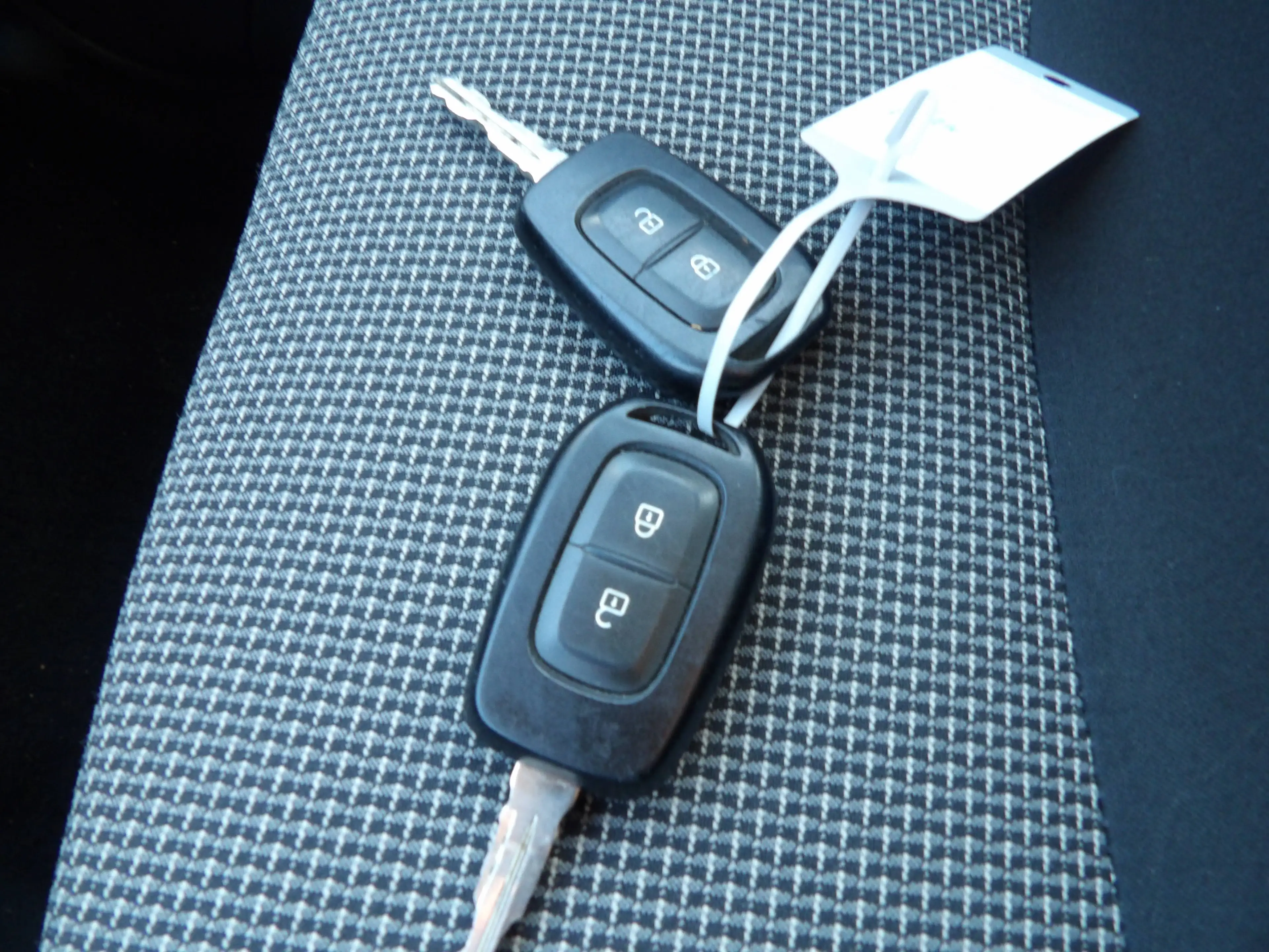 Dacia Dokker Ambiance PDC Klima Radio Bluetooth USB HU AU Neu — photo 15