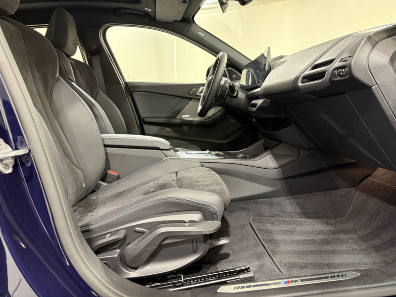 BMW 120 d M Sportpaket ACC 360° Pano HUD HK — photo 10