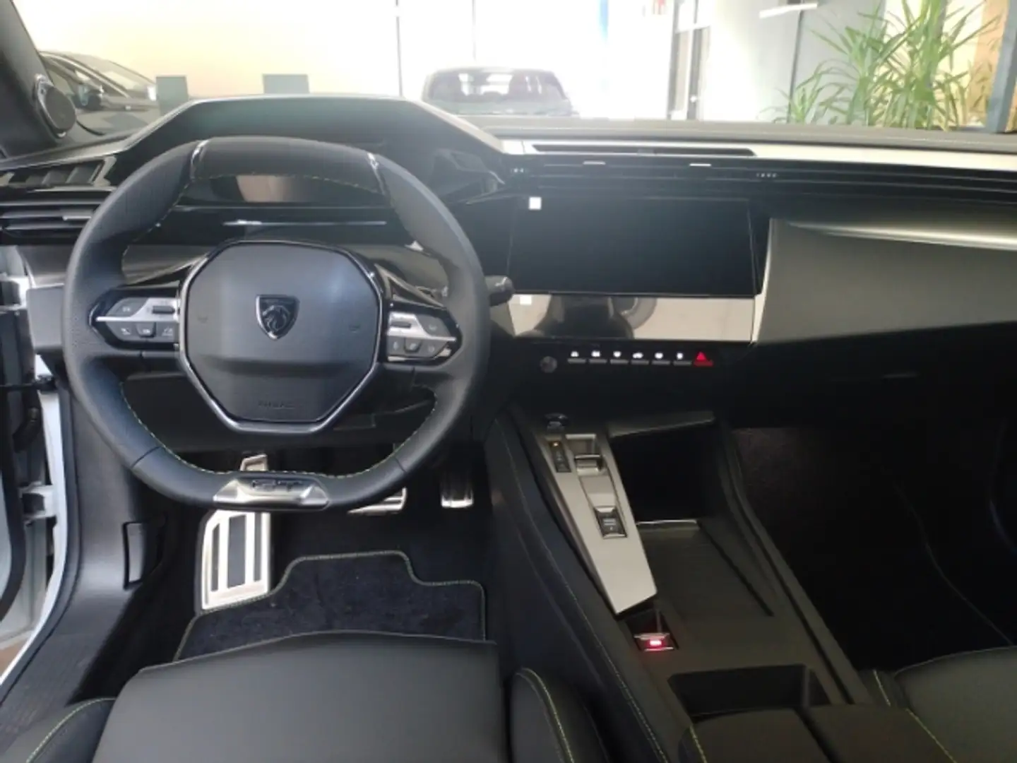 Peugeot 308 SW HYBRID 136 GT +AHK+Navi+Massagesitze+PANO+LED+ Weiß - 2