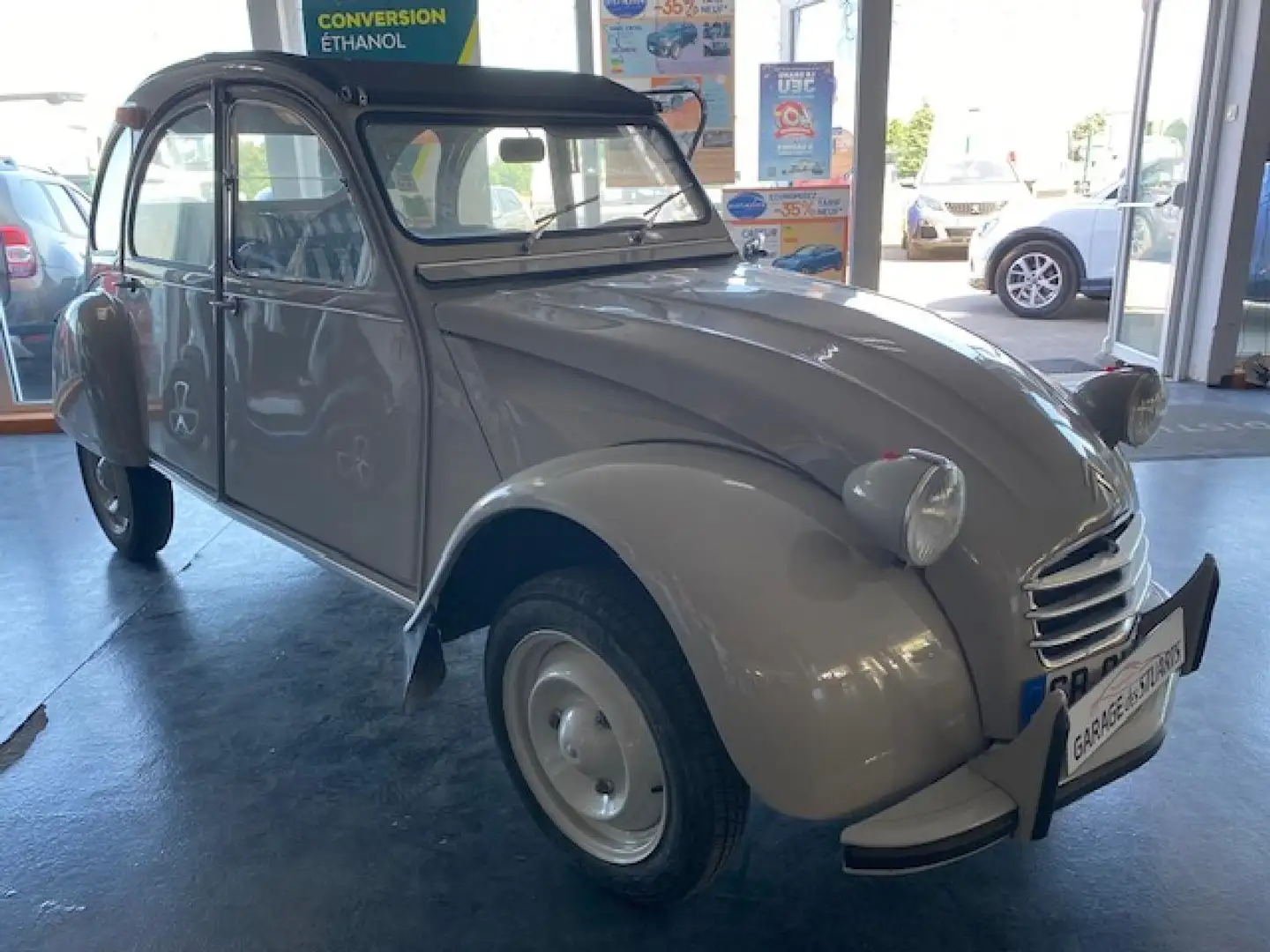 Citroen 2CV refait a neuf bež - 2