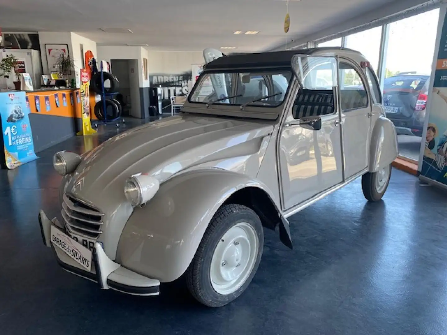 Citroen 2CV refait a neuf Beige - 1