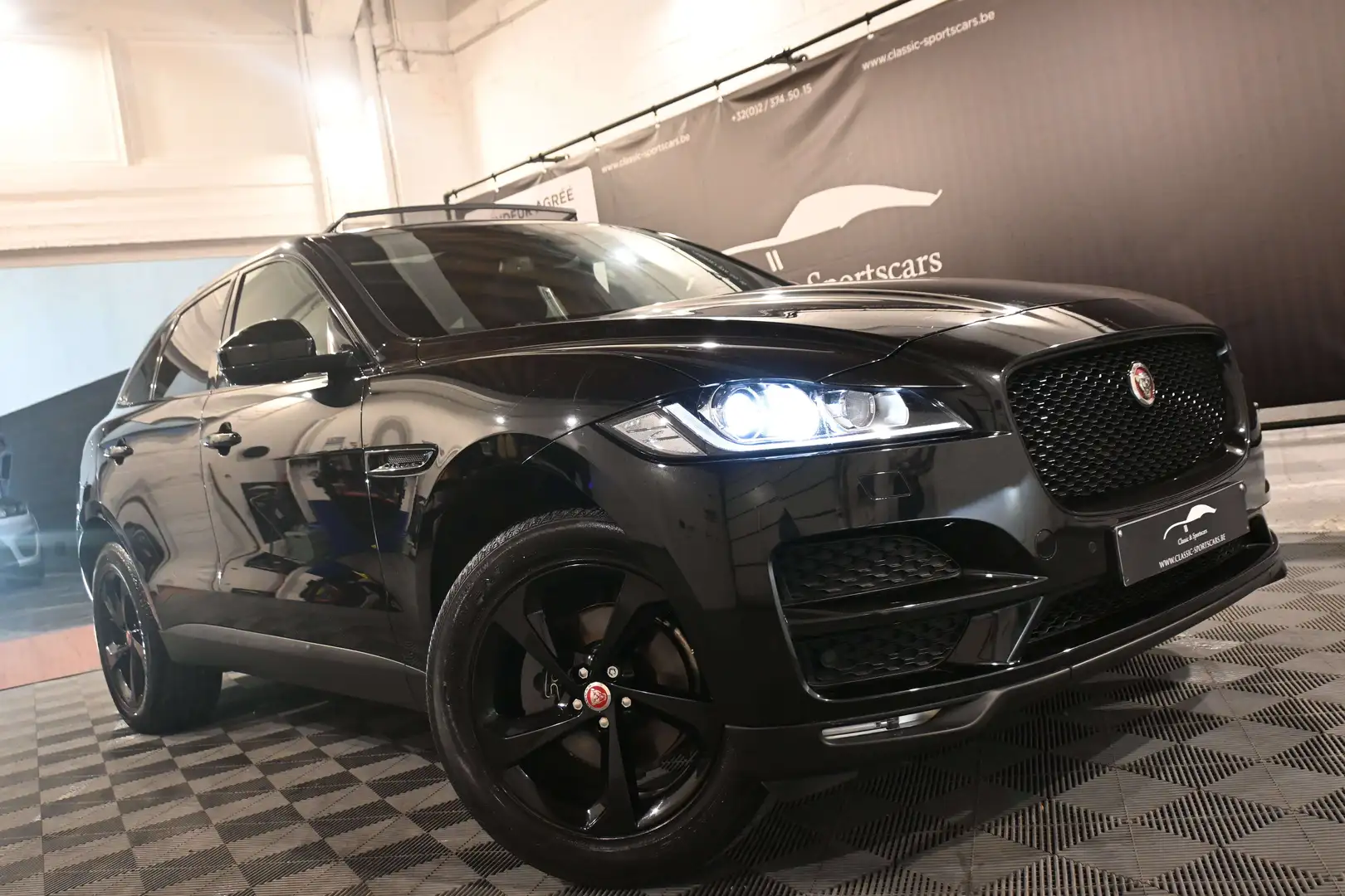 Jaguar F-Pace 2.0 D AWD R-SPORT / PANO / CAMERA / FULL Noir - 2