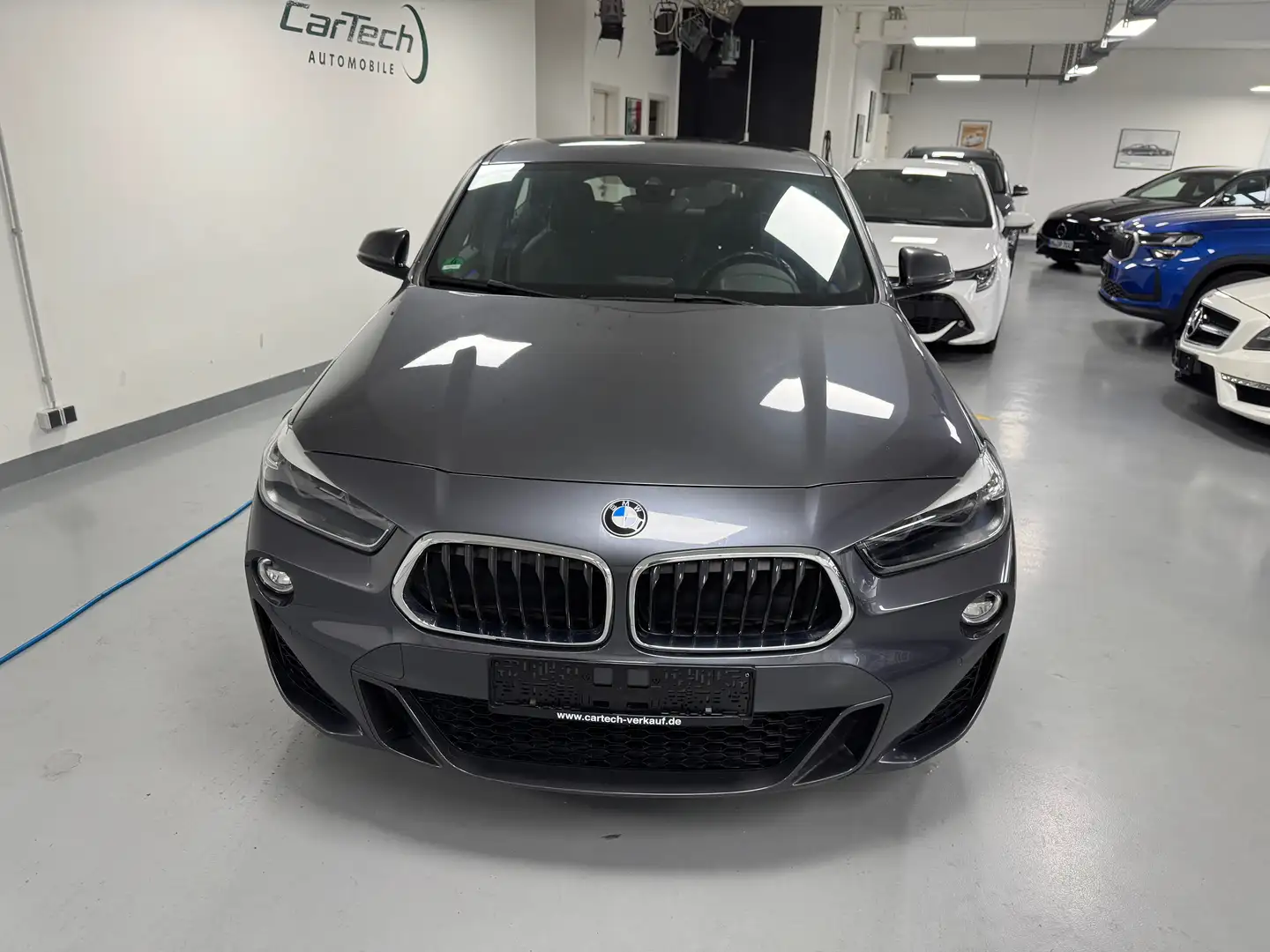 BMW X2 sDrive 18 d M Sport Mwst 1Hd AHK LED Grau - 2