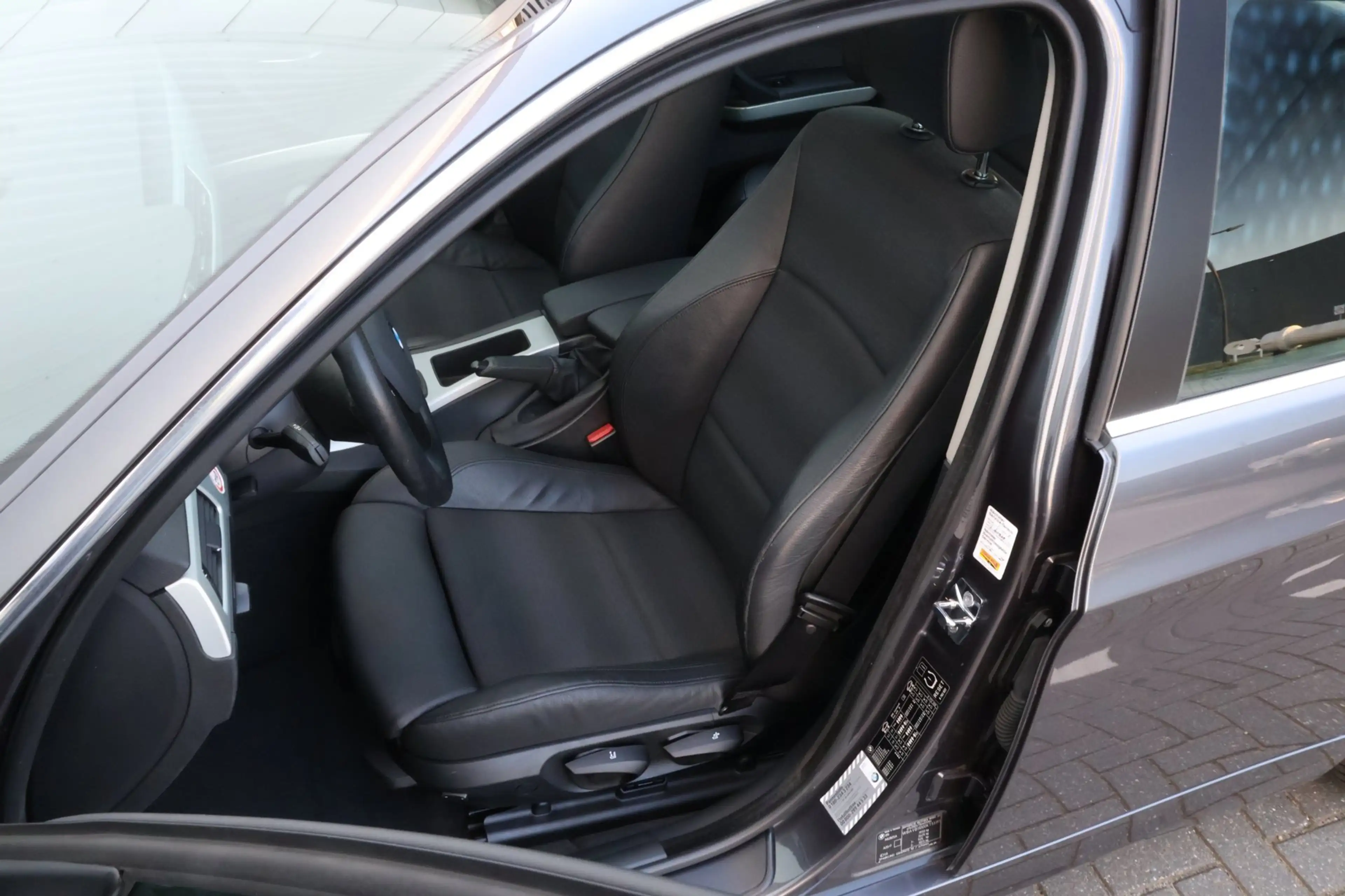 BMW 325 3-serie 325i 6-Cilinder Handgeschakeld | 1e Eigena — photo 27
