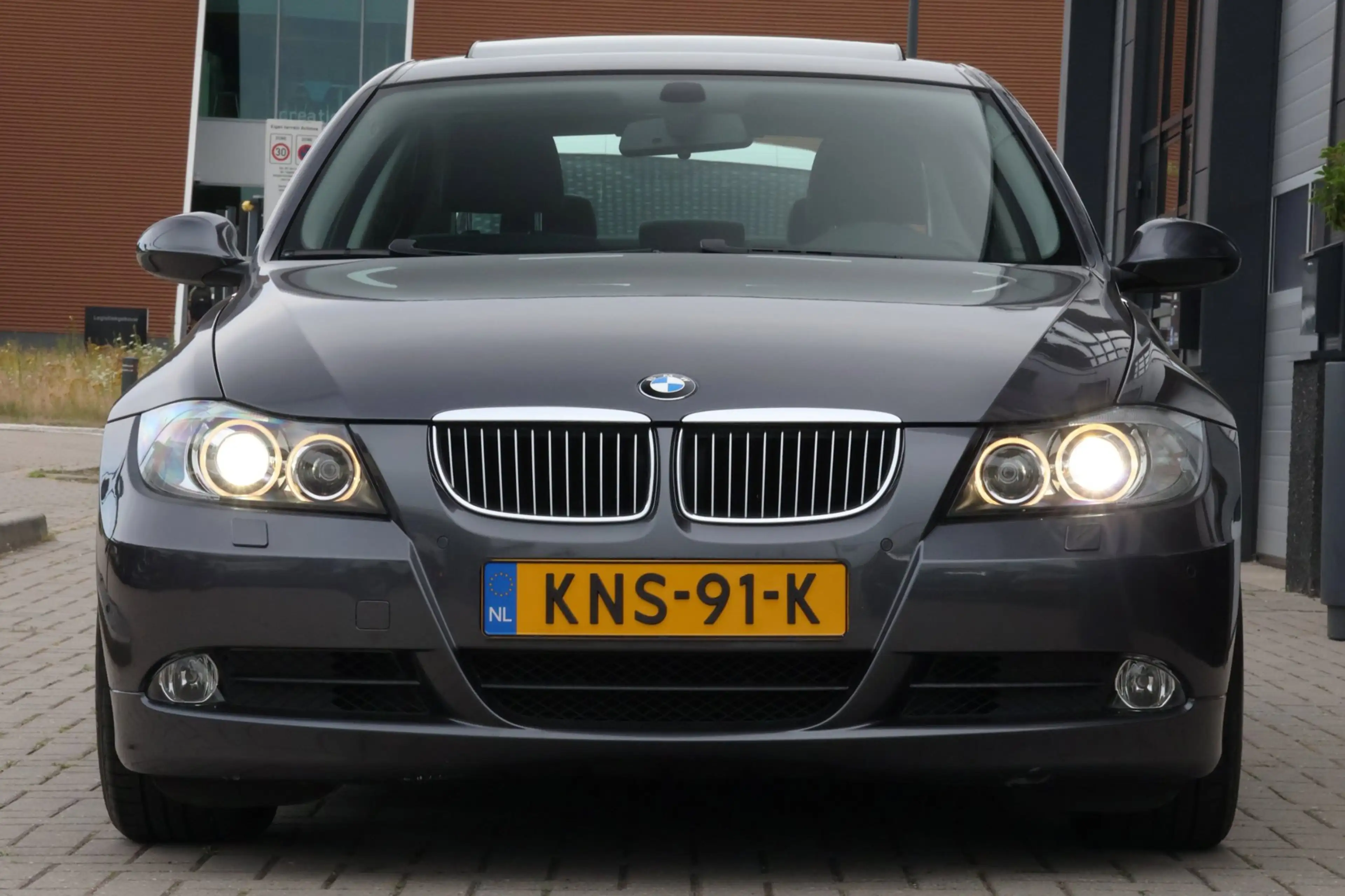 BMW 325 3-serie 325i 6-Cilinder Handgeschakeld | 1e Eigena — photo 6
