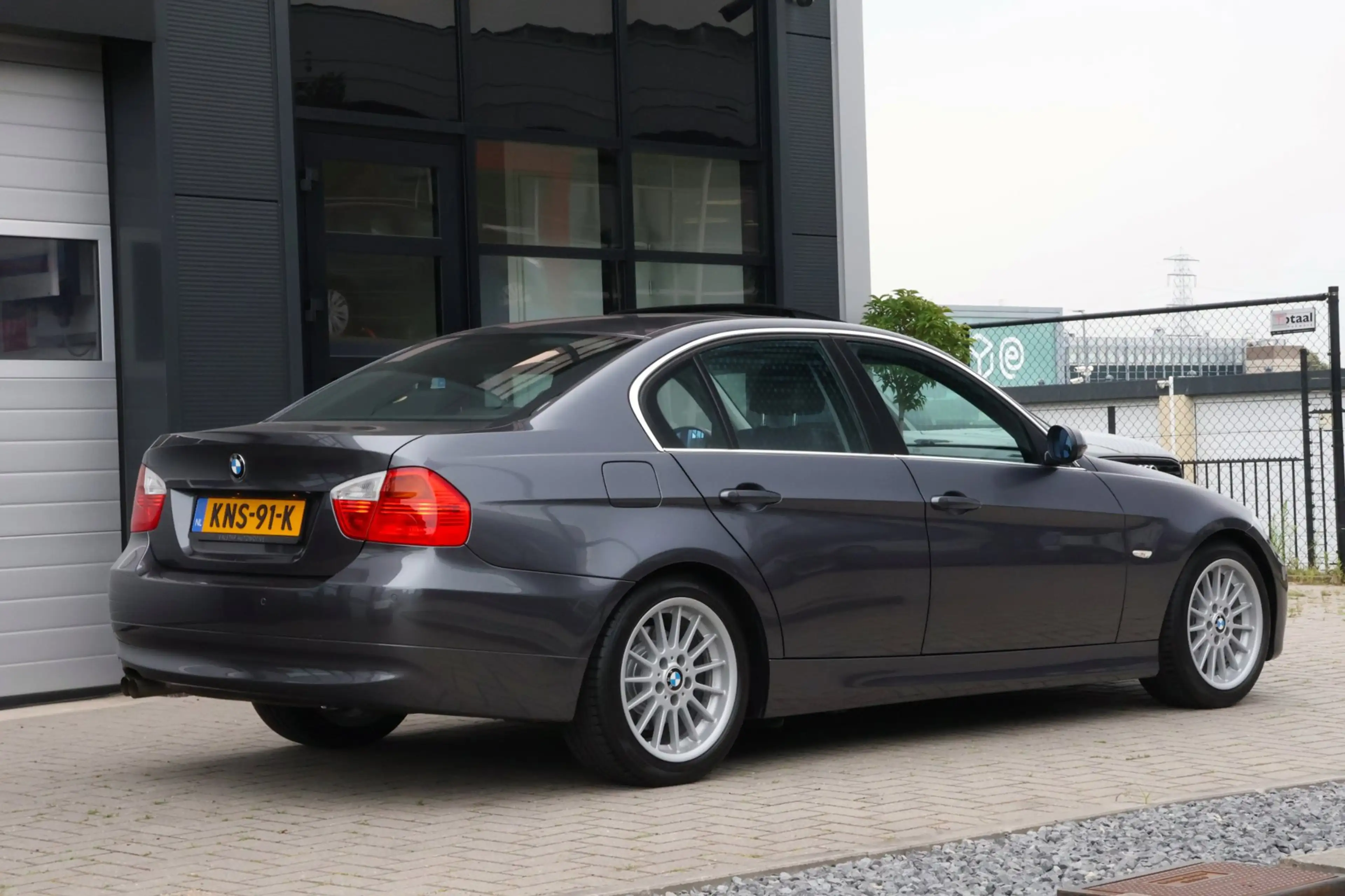 BMW 325 3-serie 325i 6-Cilinder Handgeschakeld | 1e Eigena — photo 3