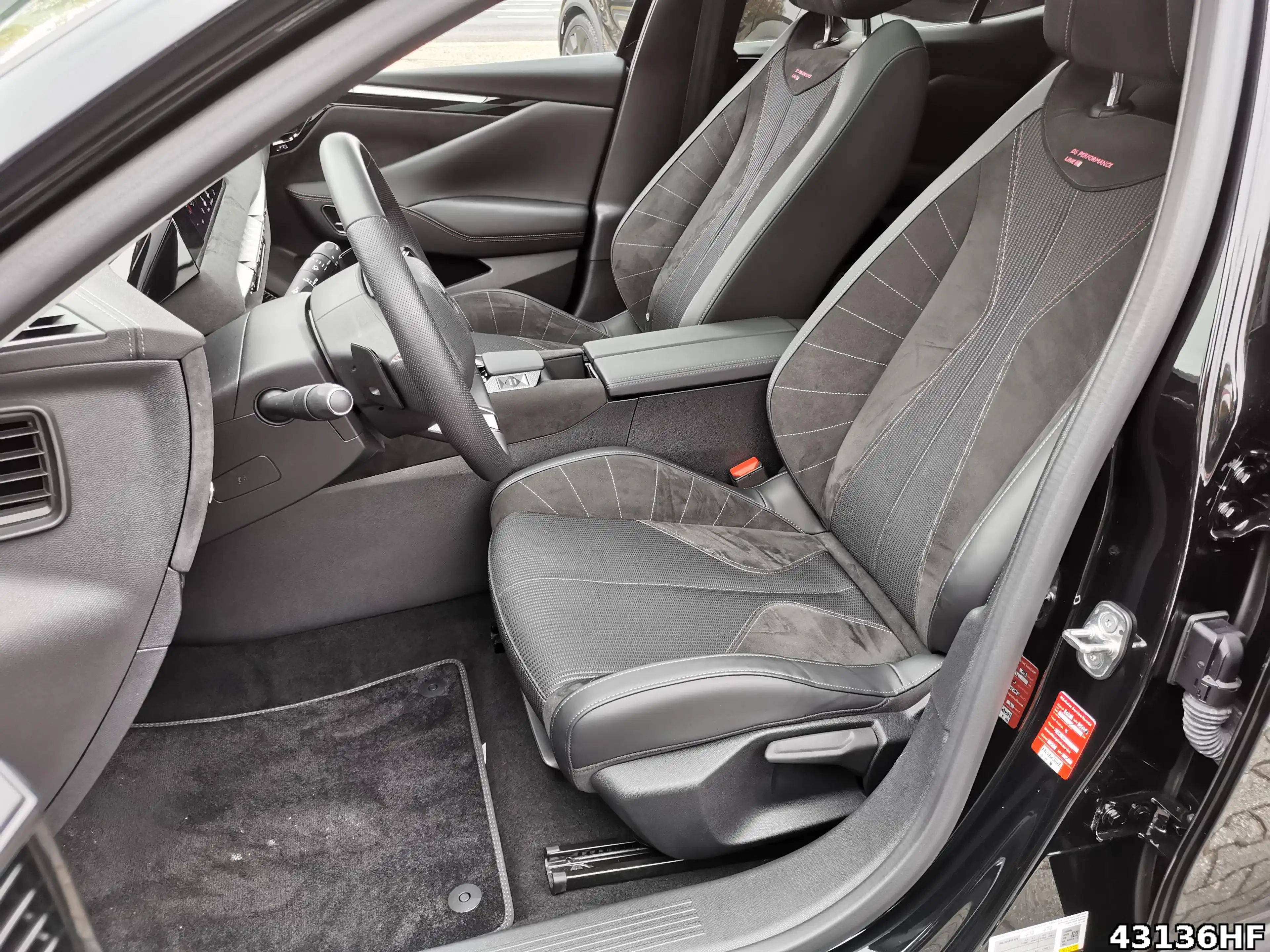 DS Automobiles DS 4 Performance Line — photo 10