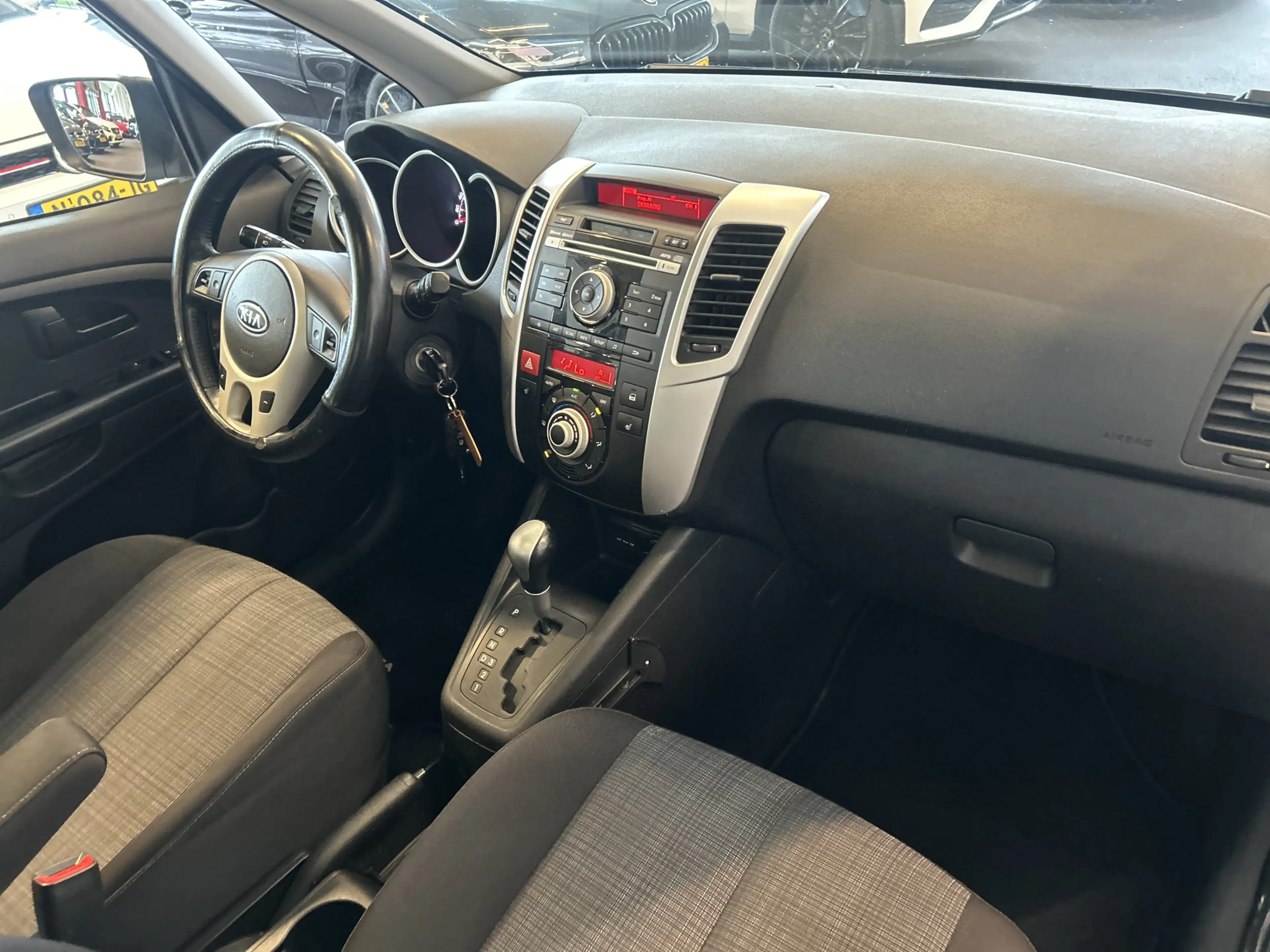 Kia Venga 1.6 CVVT X-ecutive Automaat | Panoramadak | Cruise — photo 2