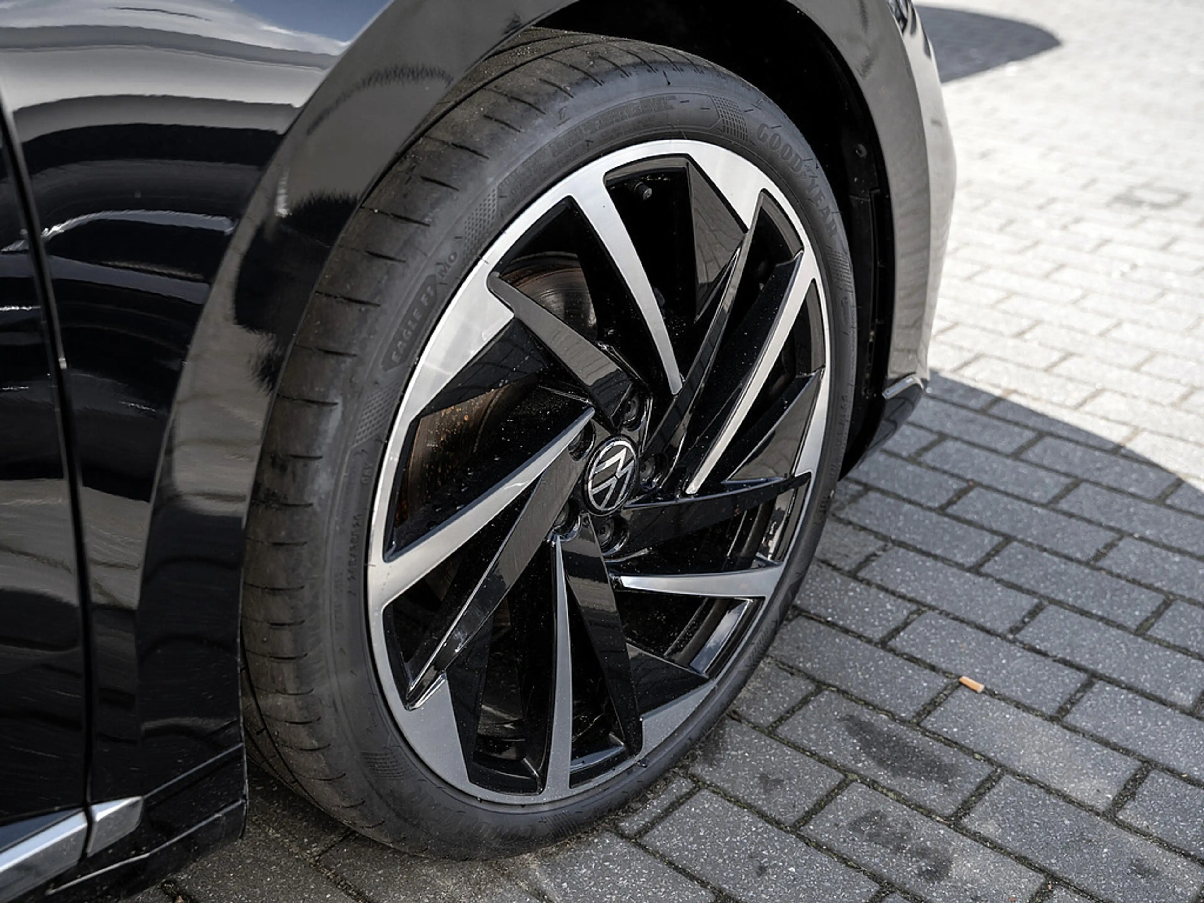 Volkswagen Arteon Shooting Brake 2.0 TDI R-Line DSG AHK — photo 6