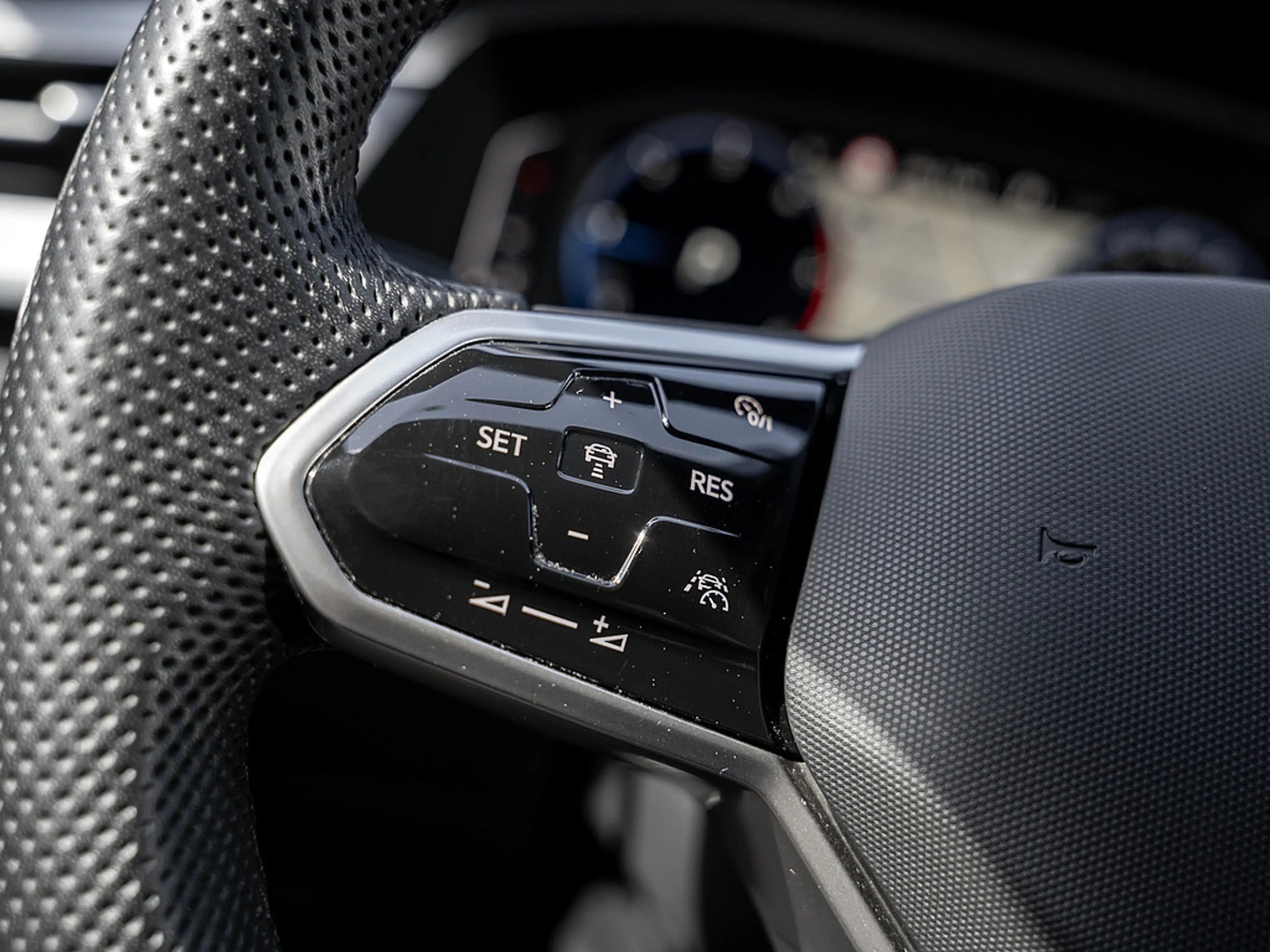 Volkswagen Arteon Shooting Brake 2.0 TDI R-Line DSG AHK — photo 13