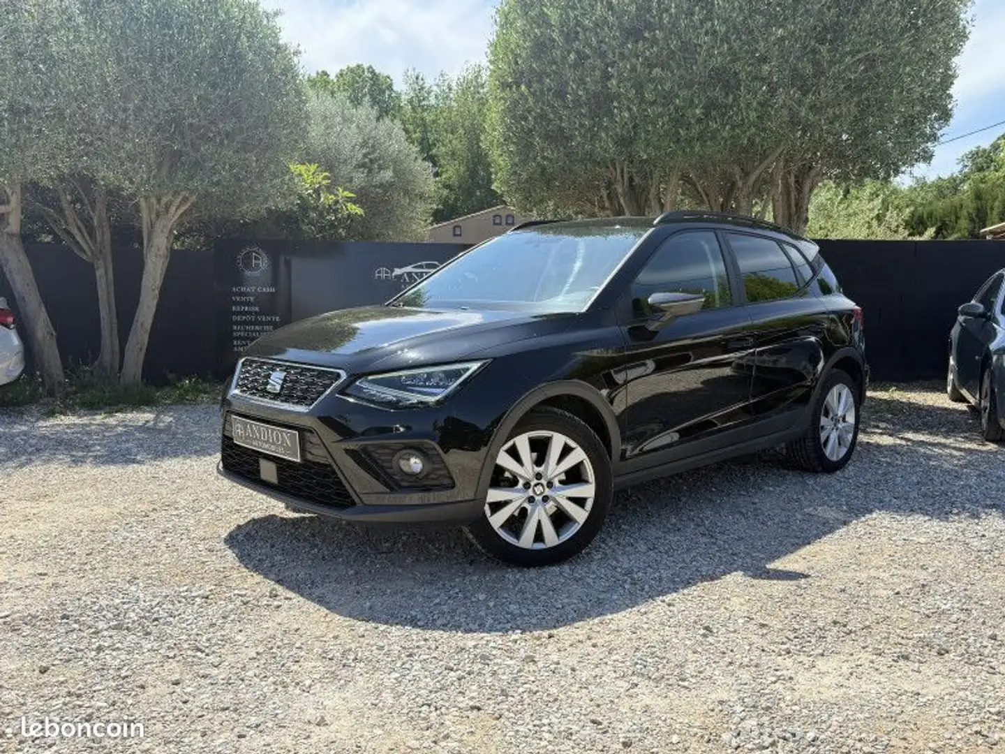 SEAT Arona 1.0 ECOTSI 95CH START-STOP URBAN EURO6D-T Nero - 1