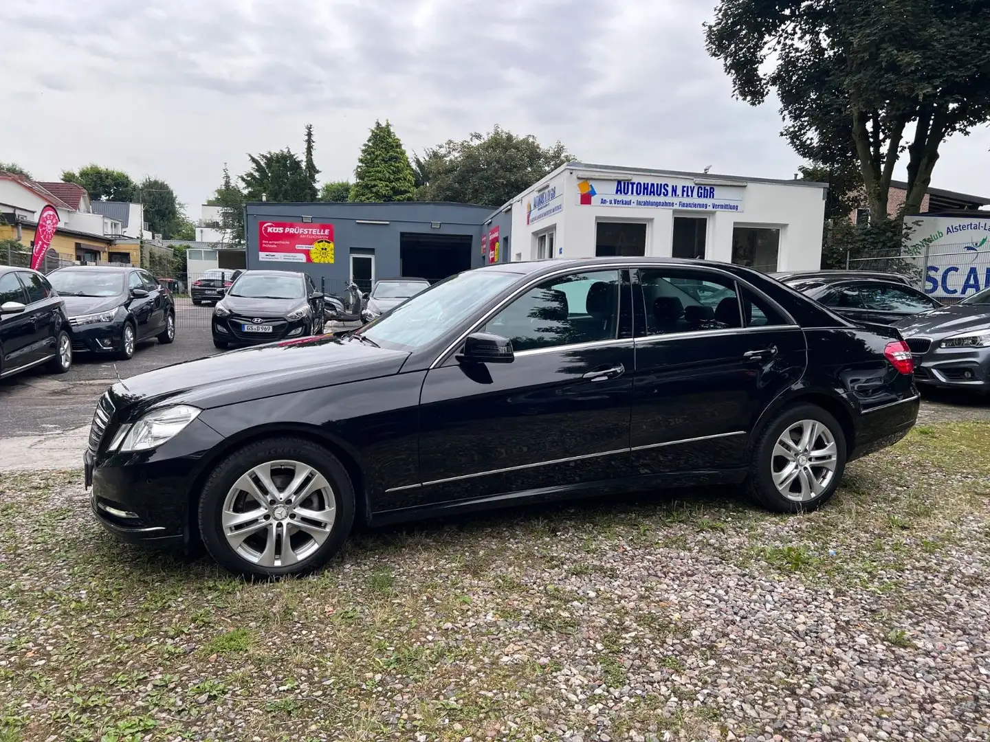Mercedes-Benz E 220 CDI E -Klasse Lim. BlueE. Elegance Negro - 2