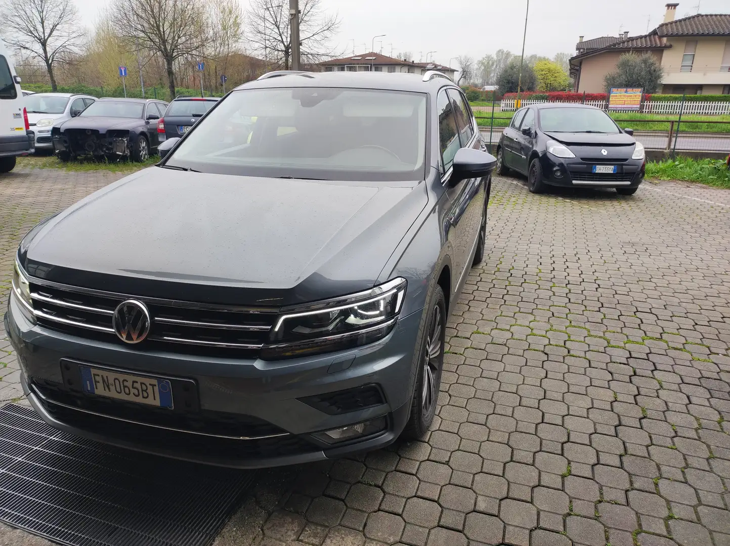 Volkswagen Tiguan 4 matic Grigio - 2