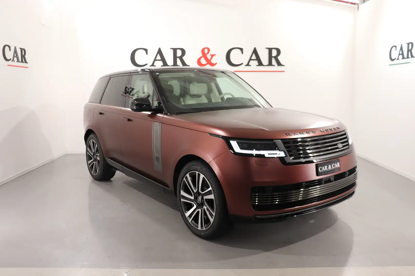 Land Rover Range Rover SV 3.0 i6 phev awd 550cv auto Red - 1