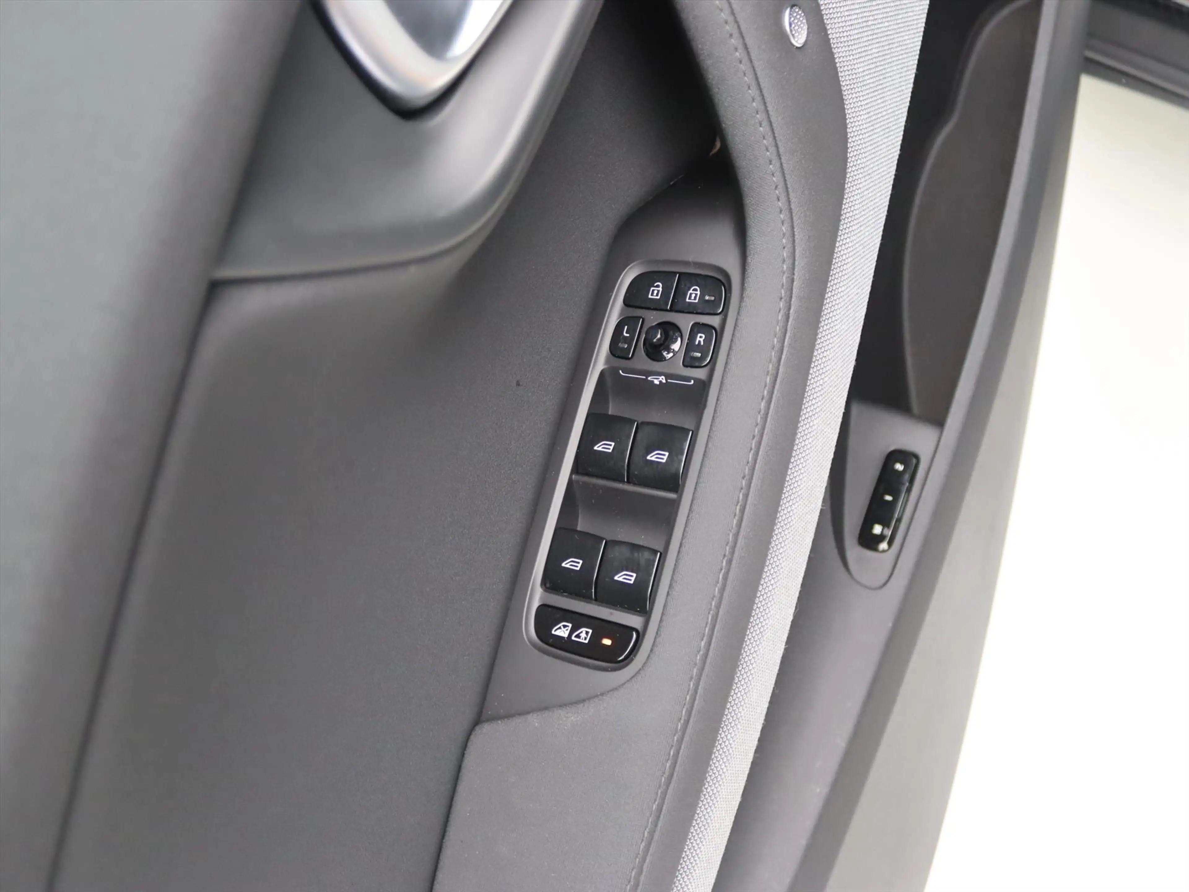 Polestar 2 Long Range Dual Motor 408pk 78kWh 90,1% SoH [ TREK — photo 32