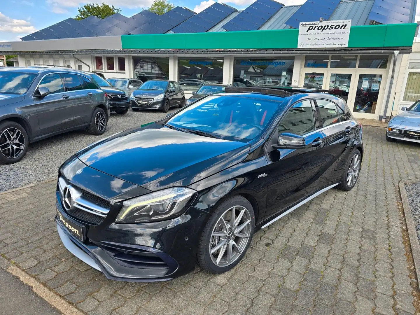 Mercedes-Benz A 45 AMG PERFORMANCE 4Matic COMAND PANO Schwarz - 1