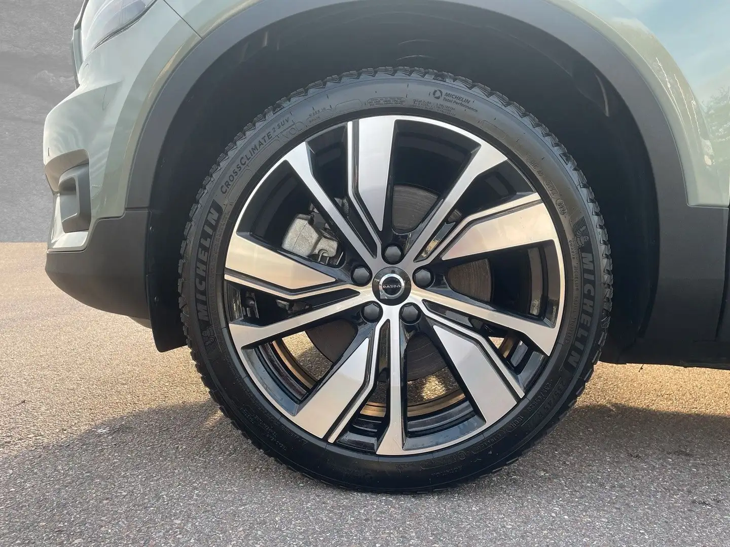 Volvo XC40 P8 AWD Recharge Pure Electric R-Design ACC Groen - 2