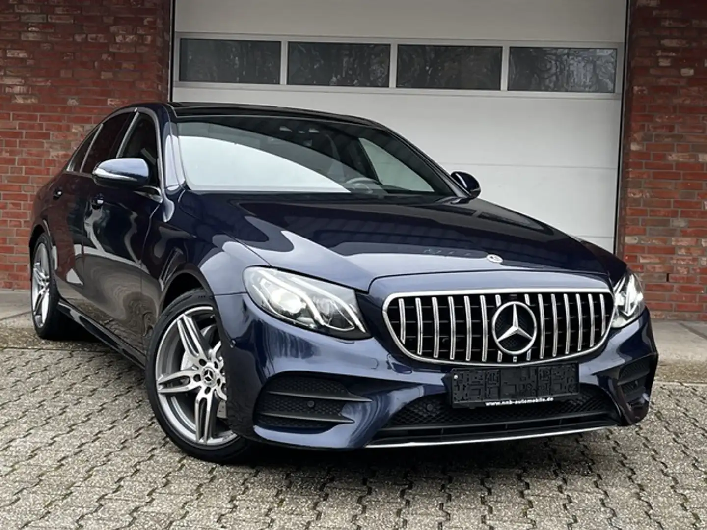 Mercedes-Benz E 200 AMG Panorama Kamera HeadUp Bleu - 2