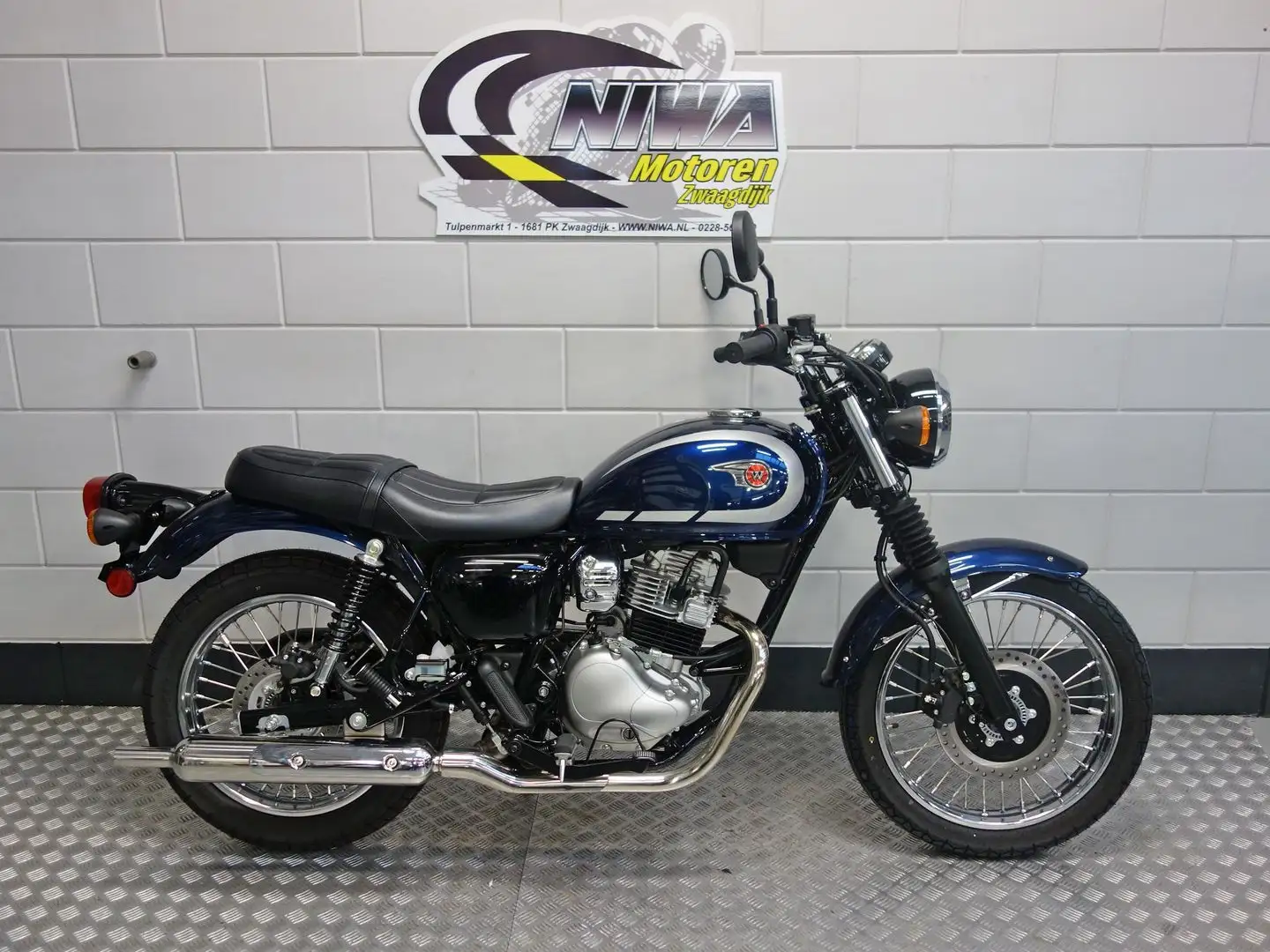 Kawasaki W 230 Blauw - 1