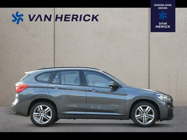BMW X1 view 3