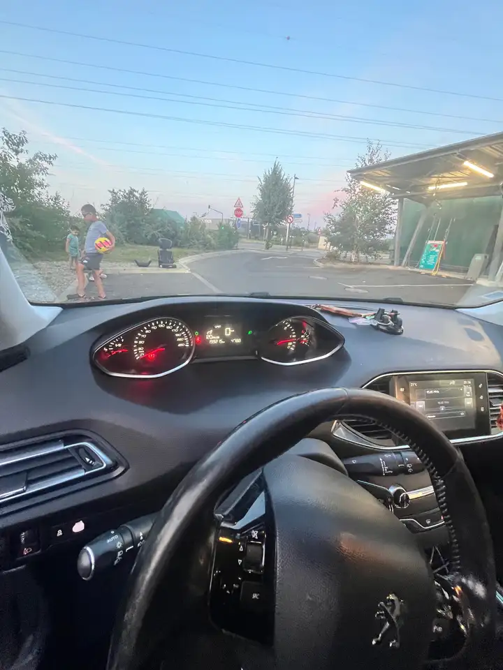 Peugeot 308 308 SW — photo 4